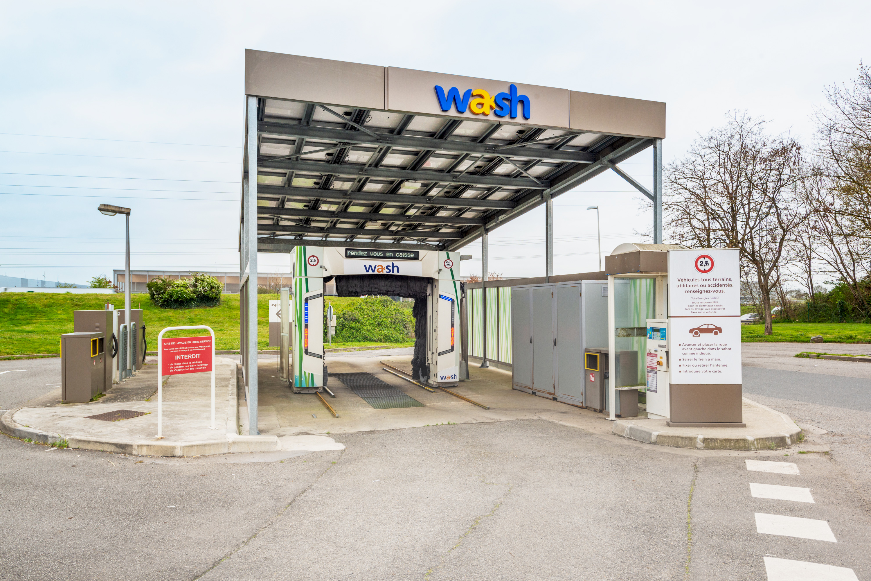 This is a picture representing NF042579 (FUELING) - RELAIS REZE