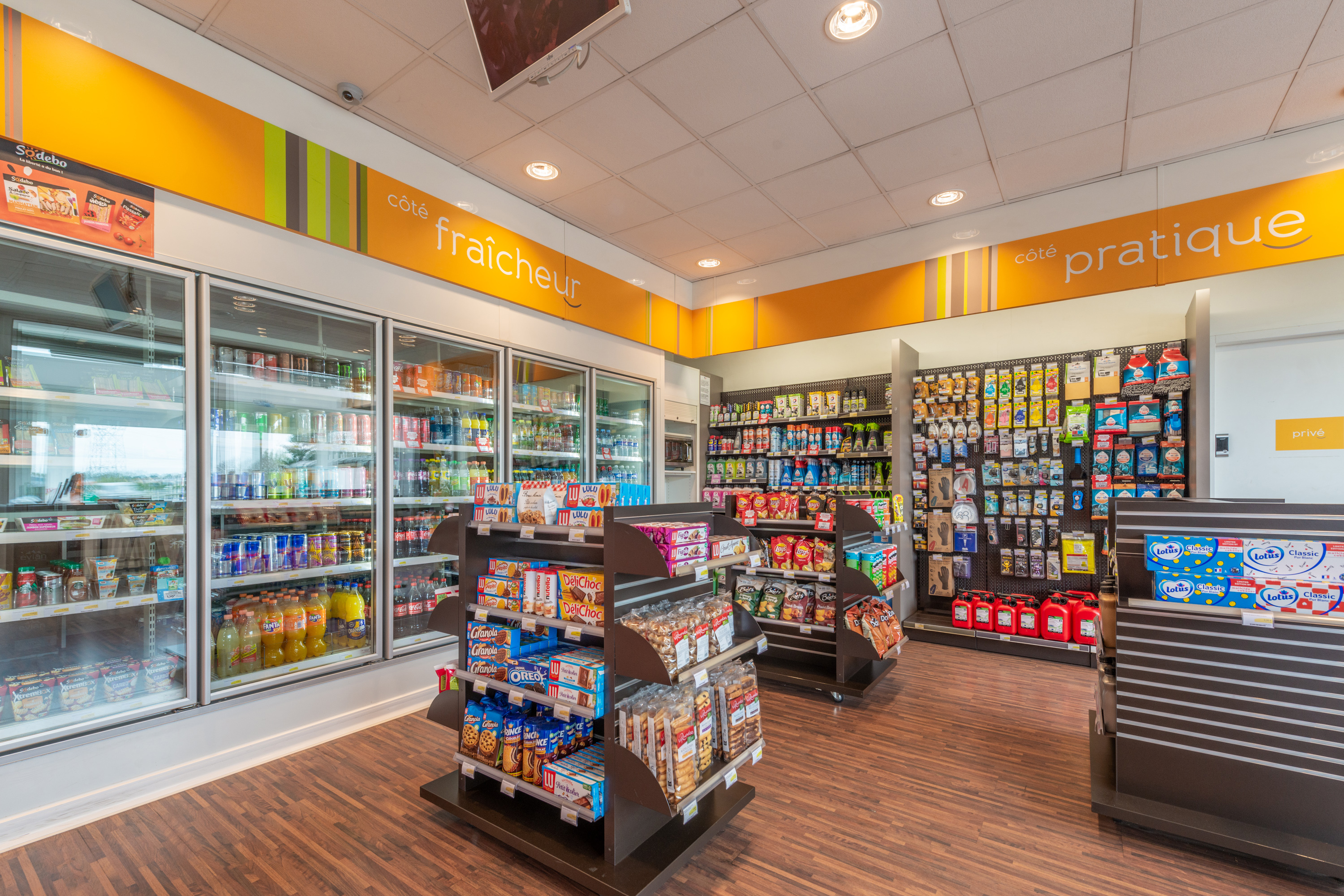 This is a picture representing NF042579 (FUELING) - RELAIS REZE