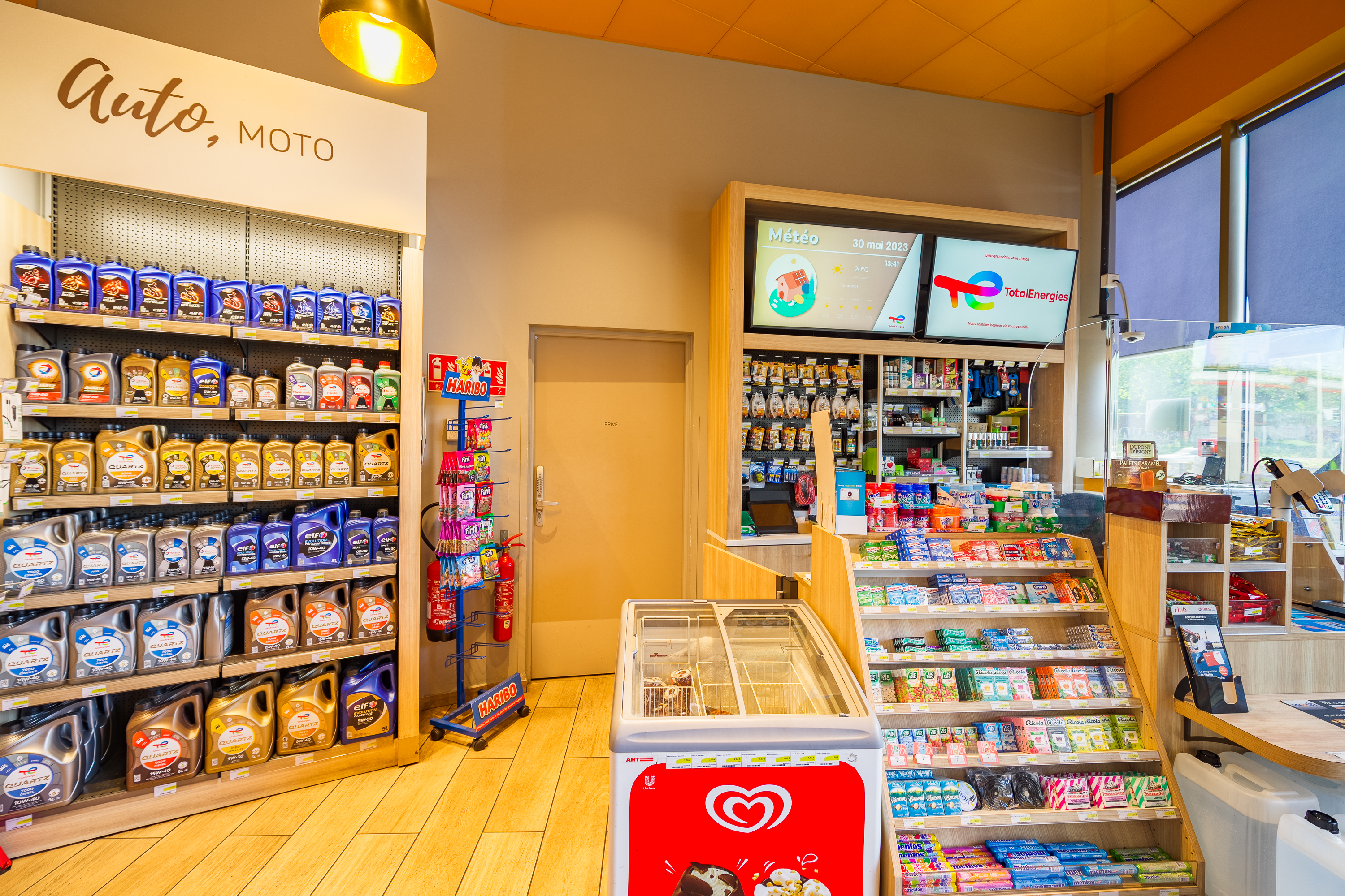 This is a picture representing NF078061 (FUELING) - RELAIS DU PERIPH. EXTERIEUR