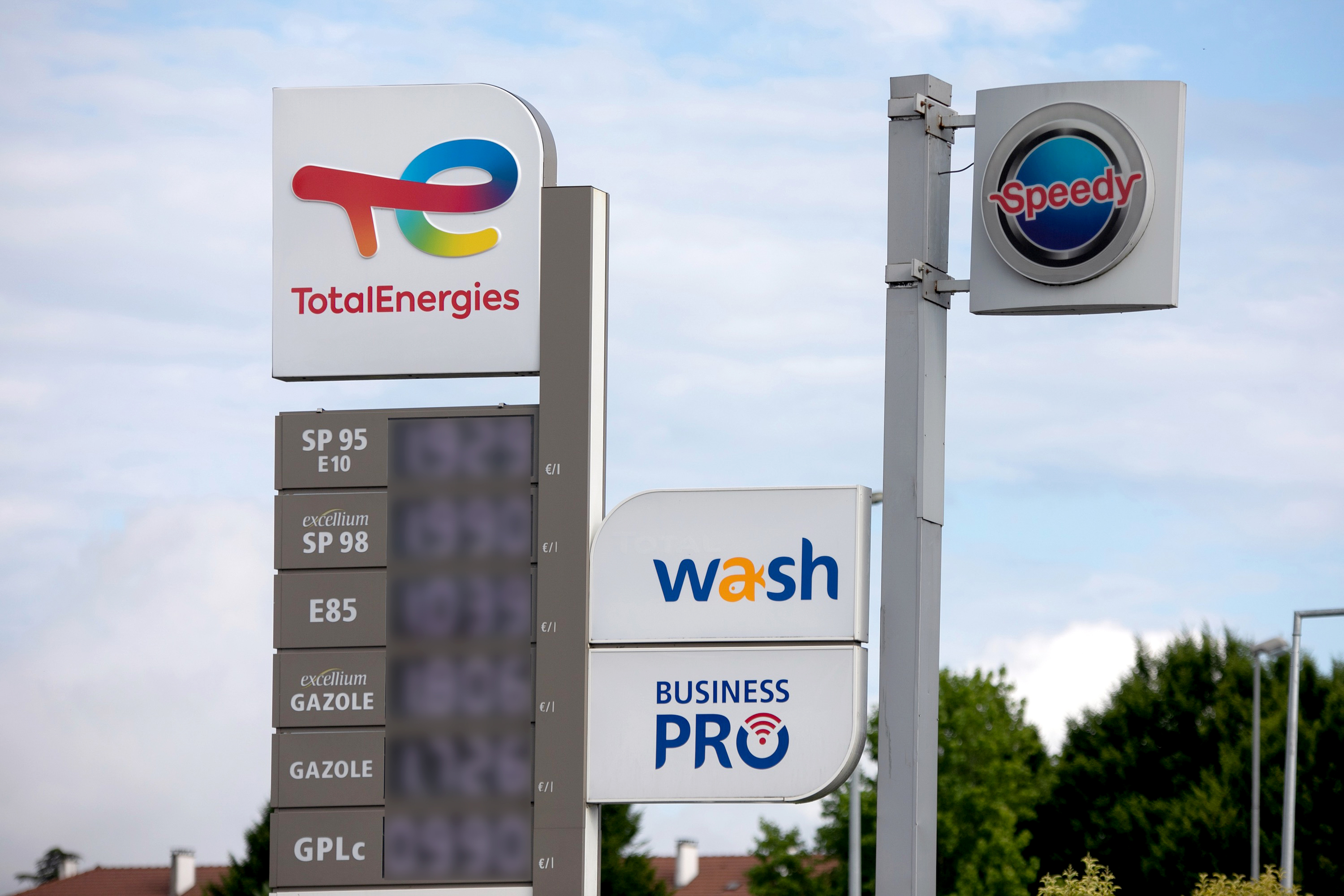 This is a picture representing NF001334 (FUELING) - SARL EXPL DES ETS GUIRAUD ET FILS