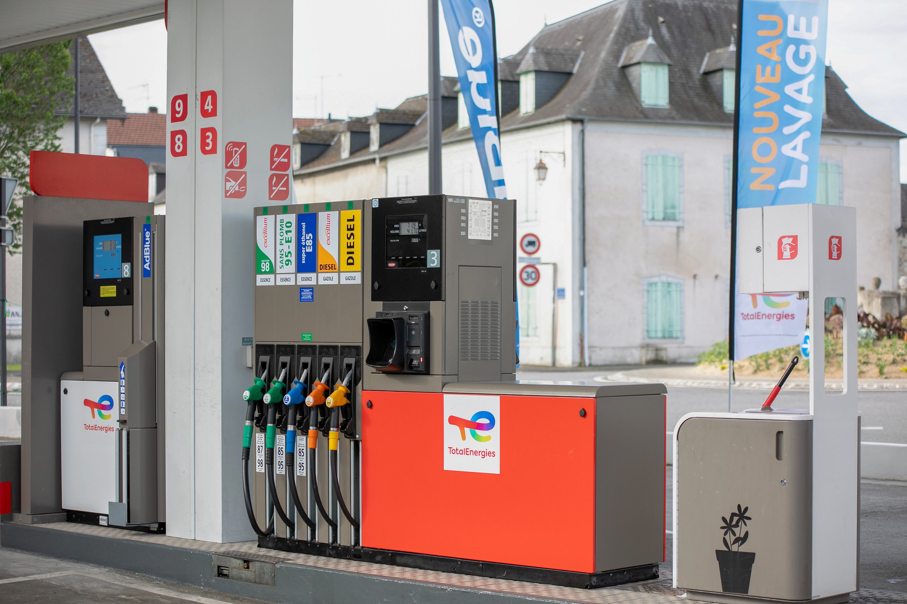 This is a picture representing NF001334 (FUELING) - SARL EXPL DES ETS GUIRAUD ET FILS