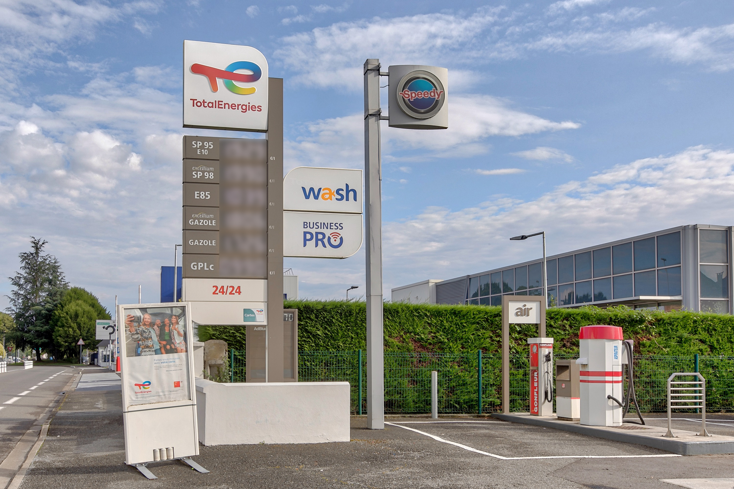 This is a picture representing NF001334 (FUELING) - SARL EXPL DES ETS GUIRAUD ET FILS