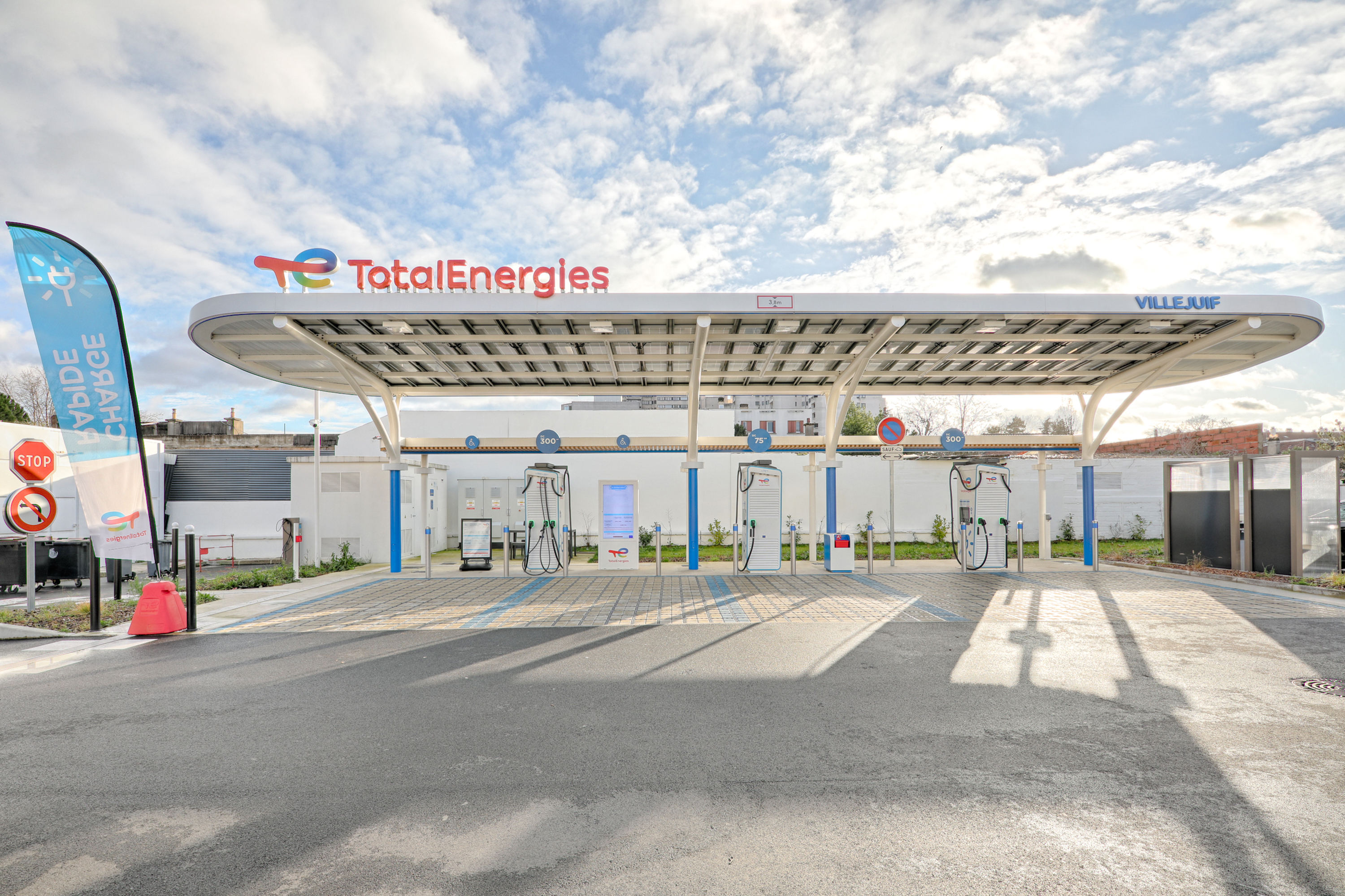 This is a picture representing NF057010 (FUELING) - RELAIS DE VILLEJUIF