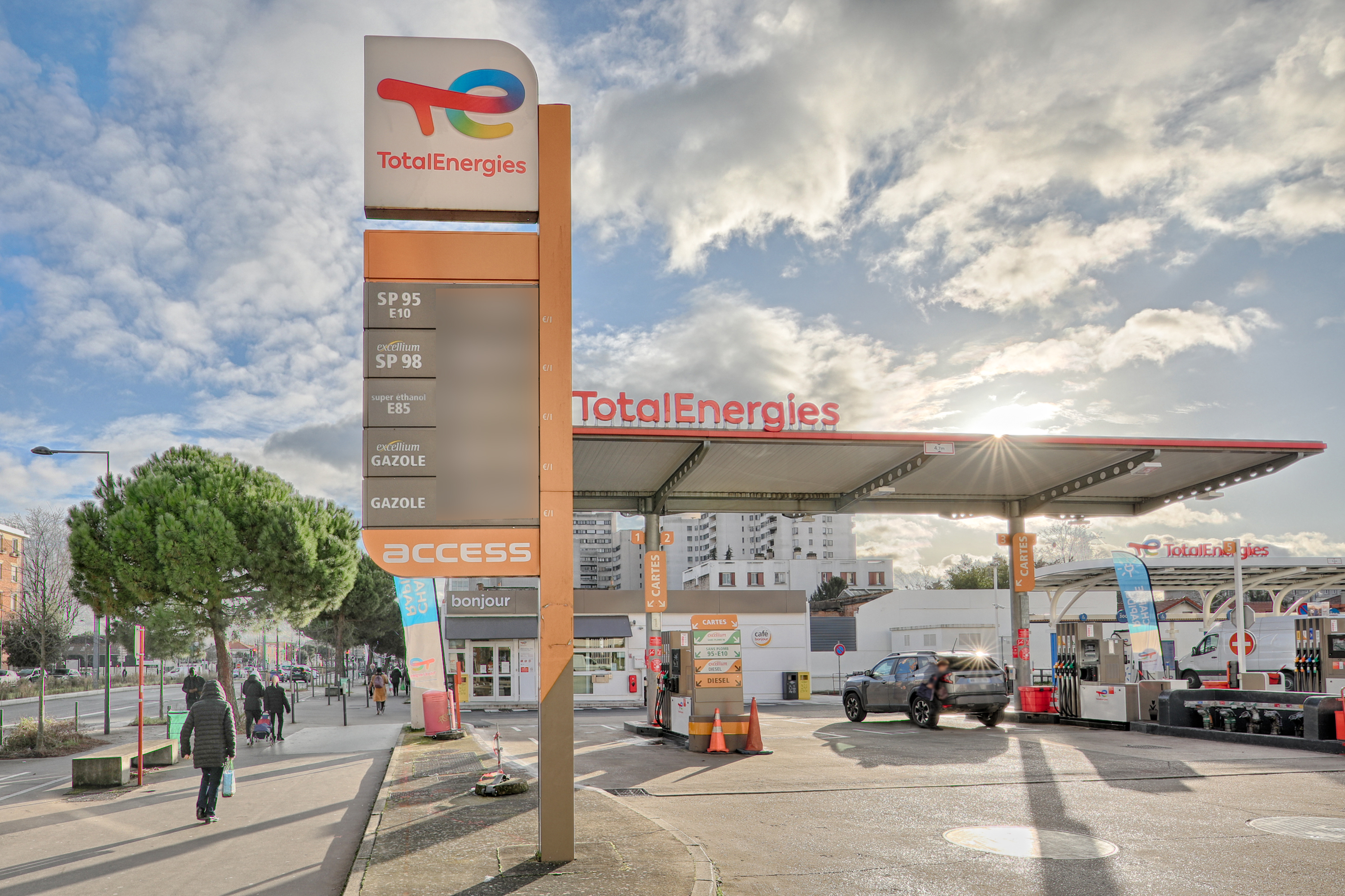 This is a picture representing NF057010 (FUELING) - RELAIS DE VILLEJUIF