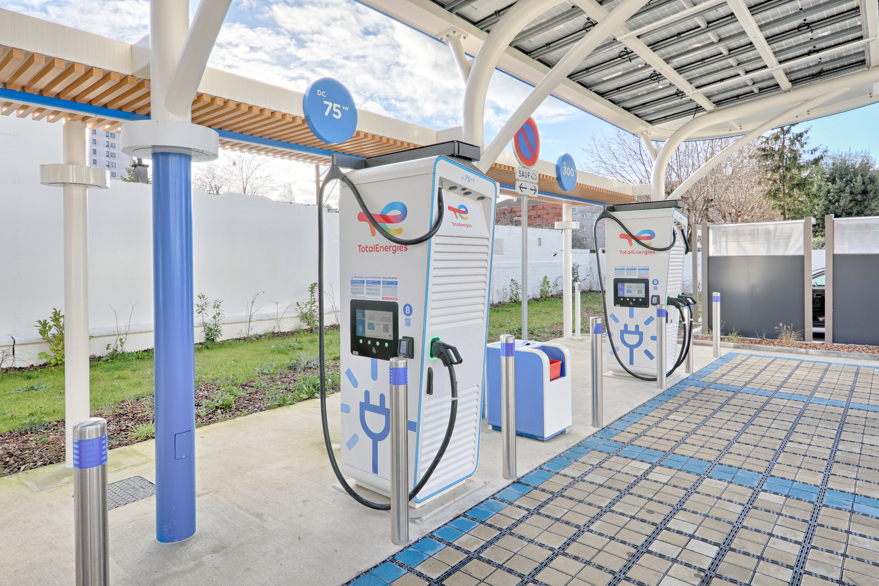 This is a picture representing NF057010 (FUELING) - RELAIS DE VILLEJUIF