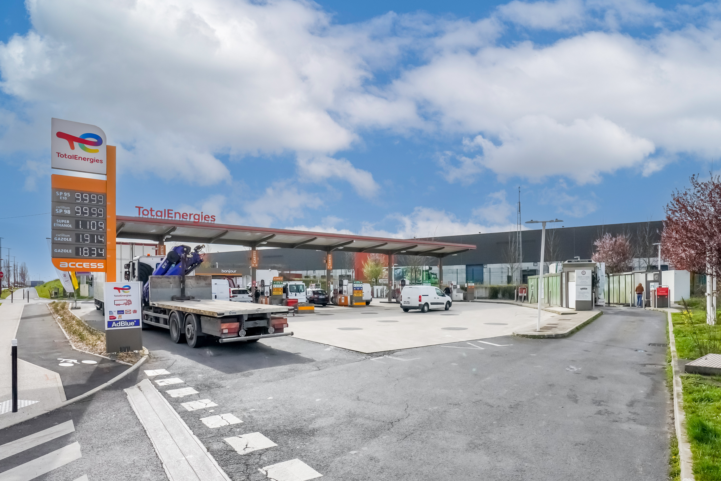 This is a picture representing NF078052 (FUELING) - RELAIS CROIX ST BENOIT