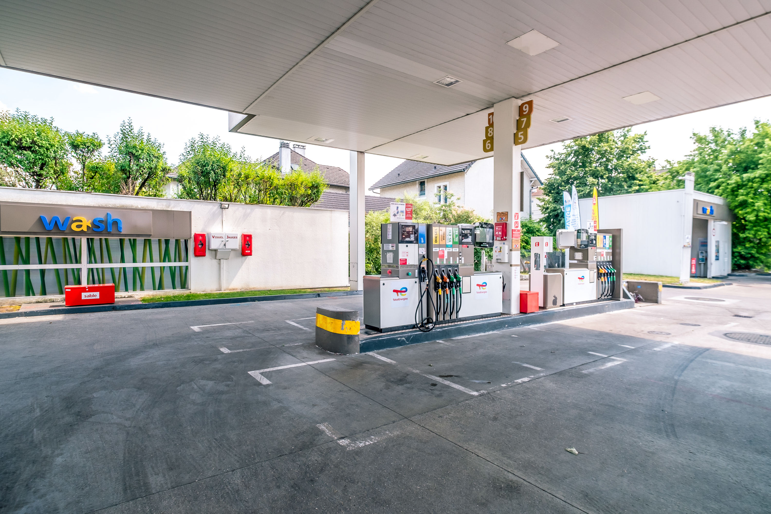 This is a picture representing NF059015 (FUELING) - RELAIS LES ALLUEGES