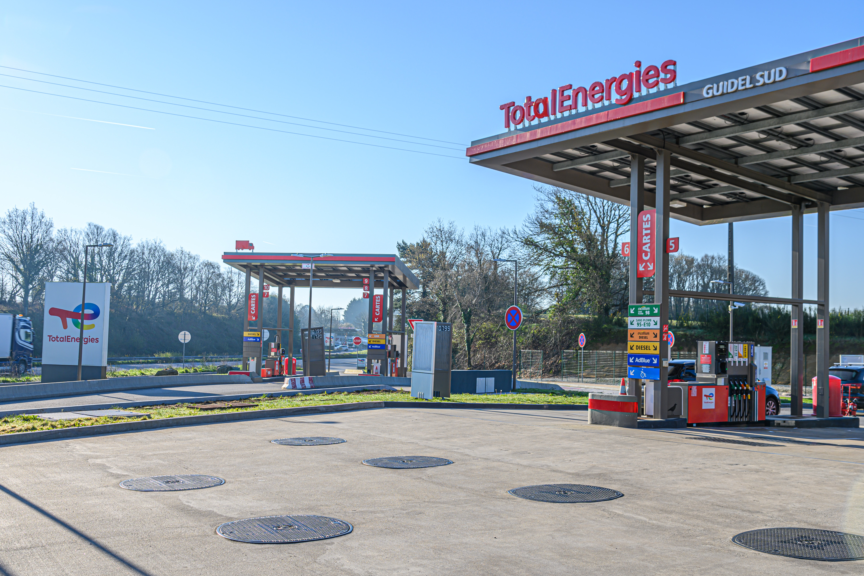 This is a picture representing NF042589 (FUELING) - RELAIS GUIDEL SUD