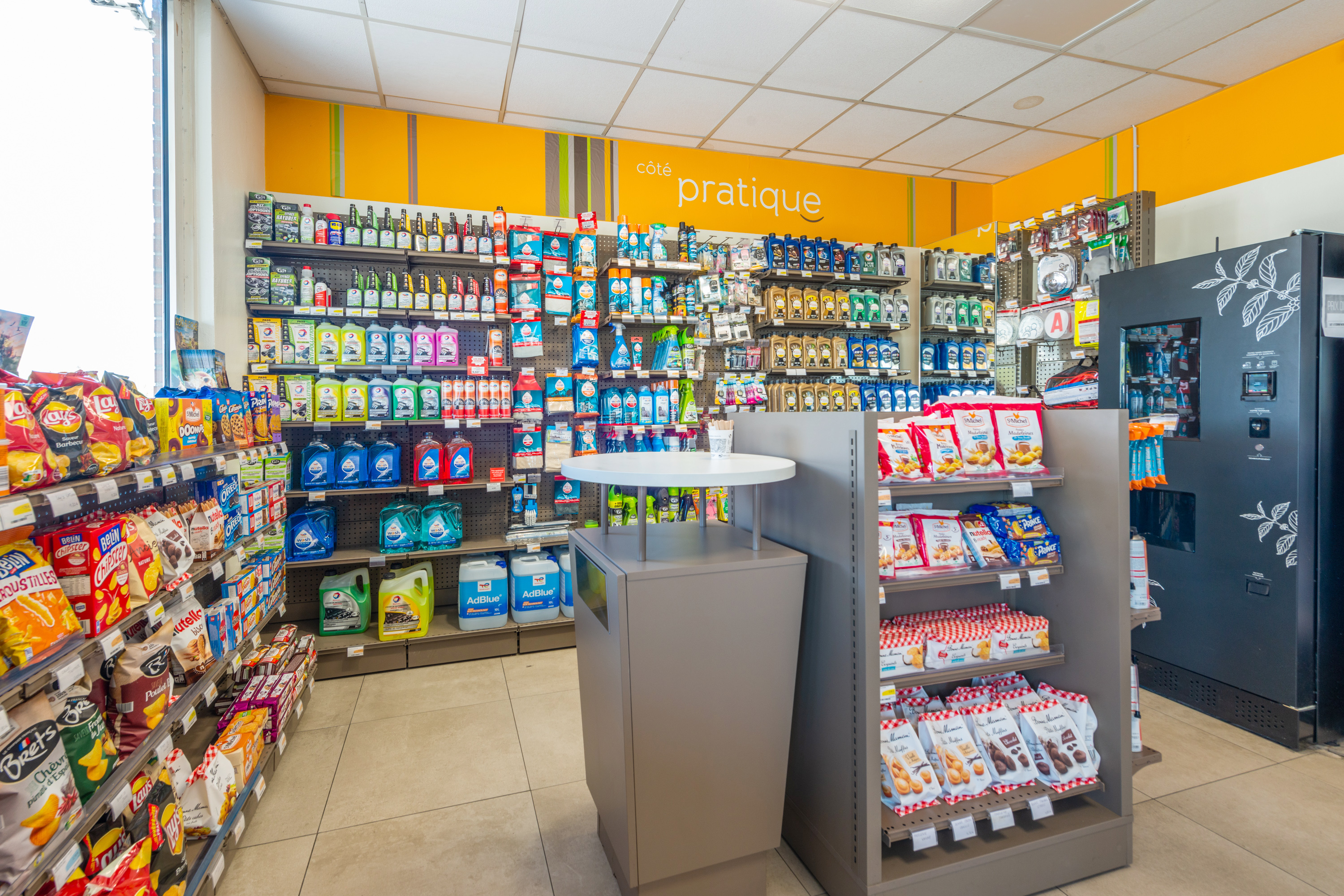 This is a picture representing NF042594 (FUELING) - RELAIS DE CHEVIRE