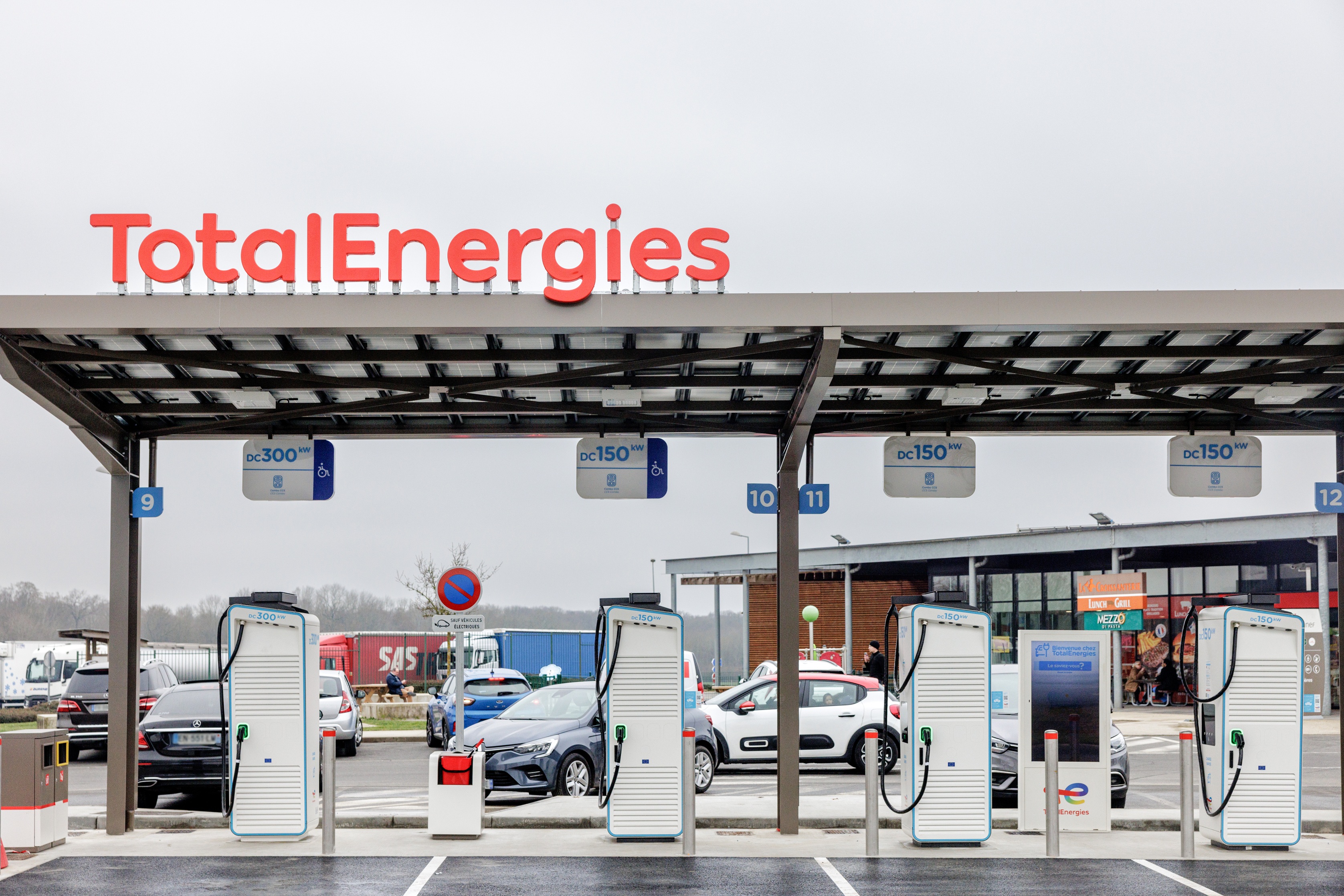 This is a picture representing NF062704 (FUELING) - REL.FERRIERES