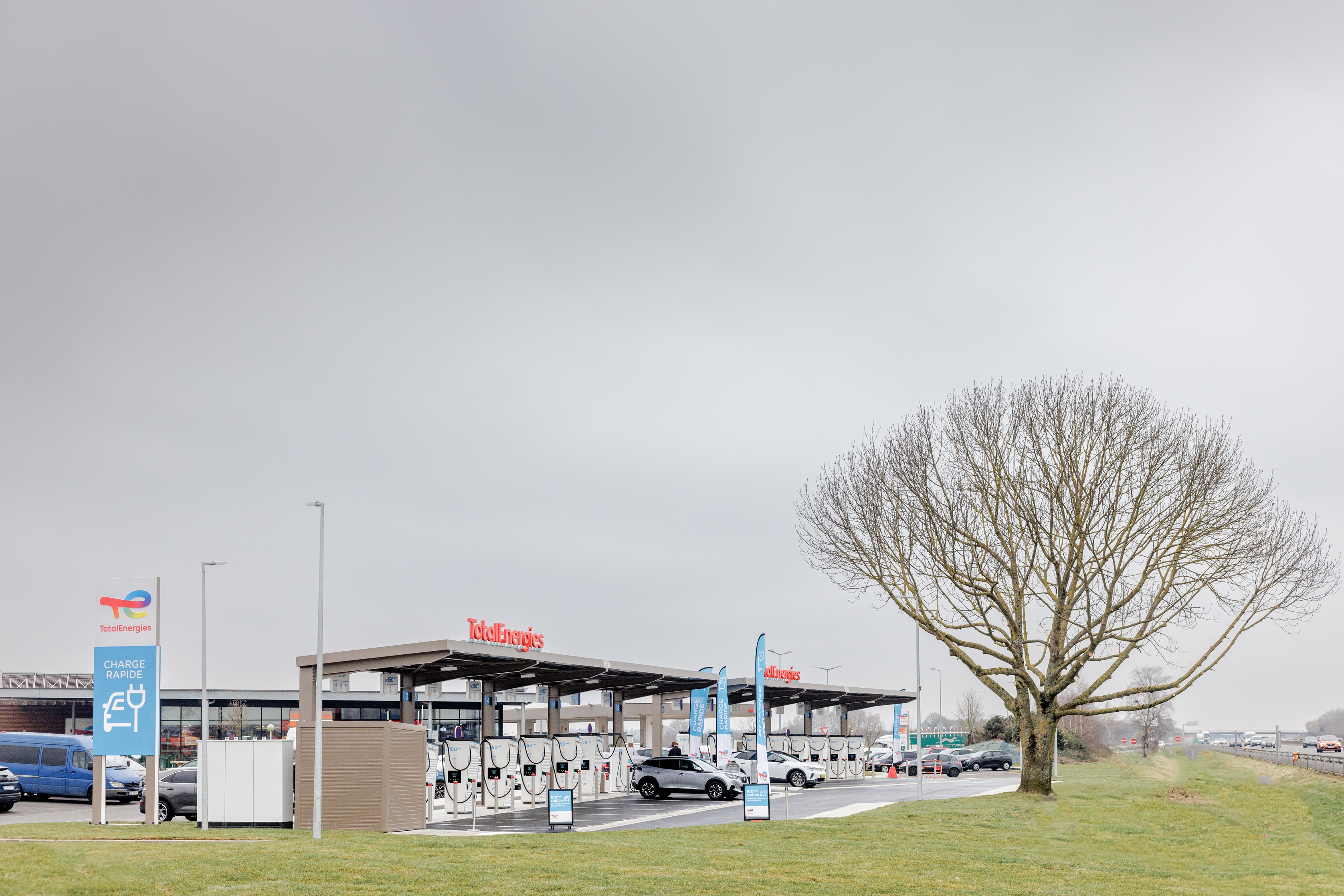 This is a picture representing NF062704 (FUELING) - REL.FERRIERES