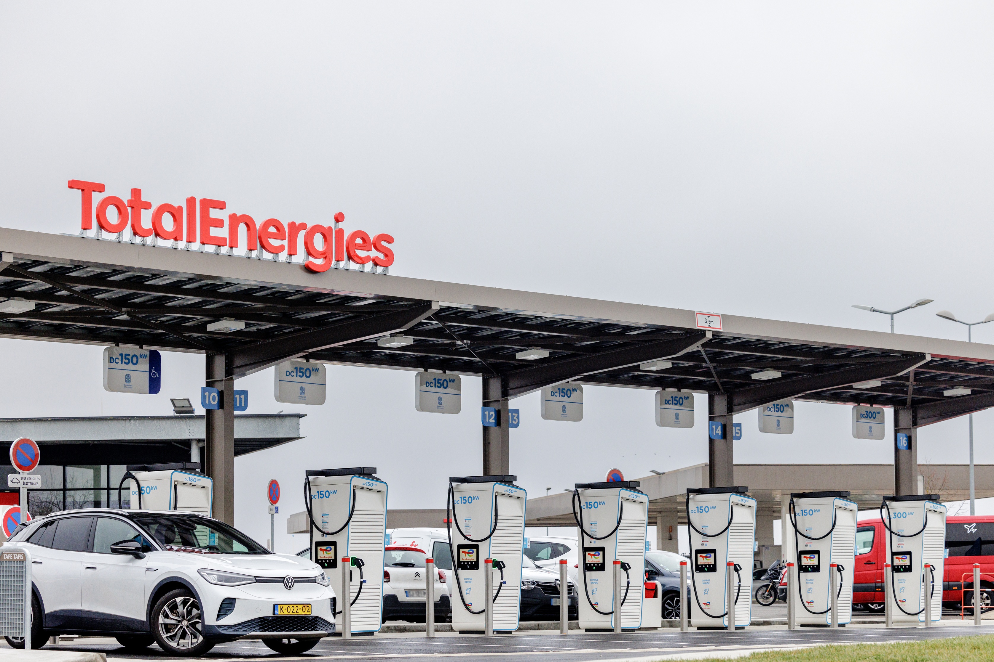 This is a picture representing NF062704 (FUELING) - REL.FERRIERES