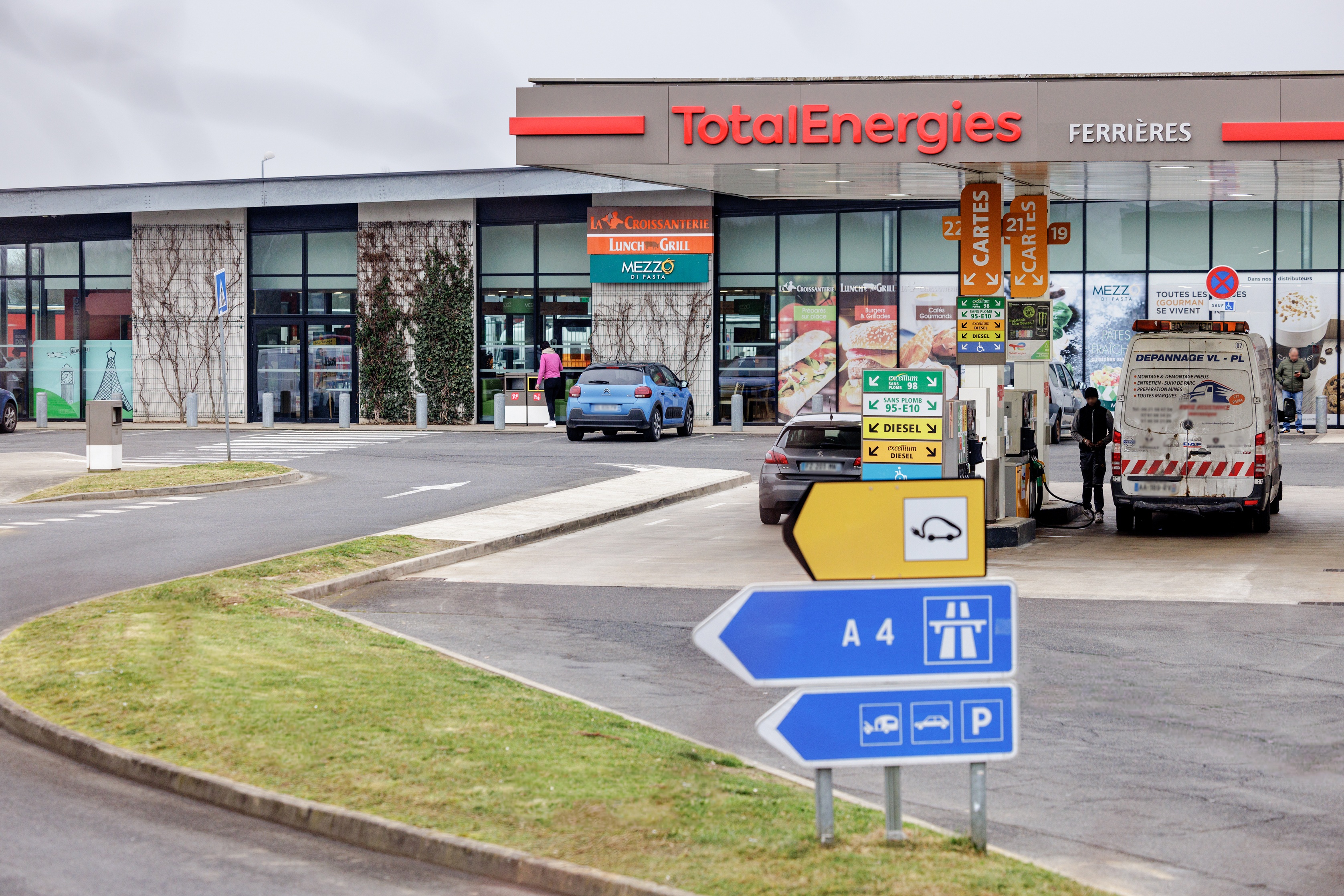 This is a picture representing NF062704 (FUELING) - REL.FERRIERES