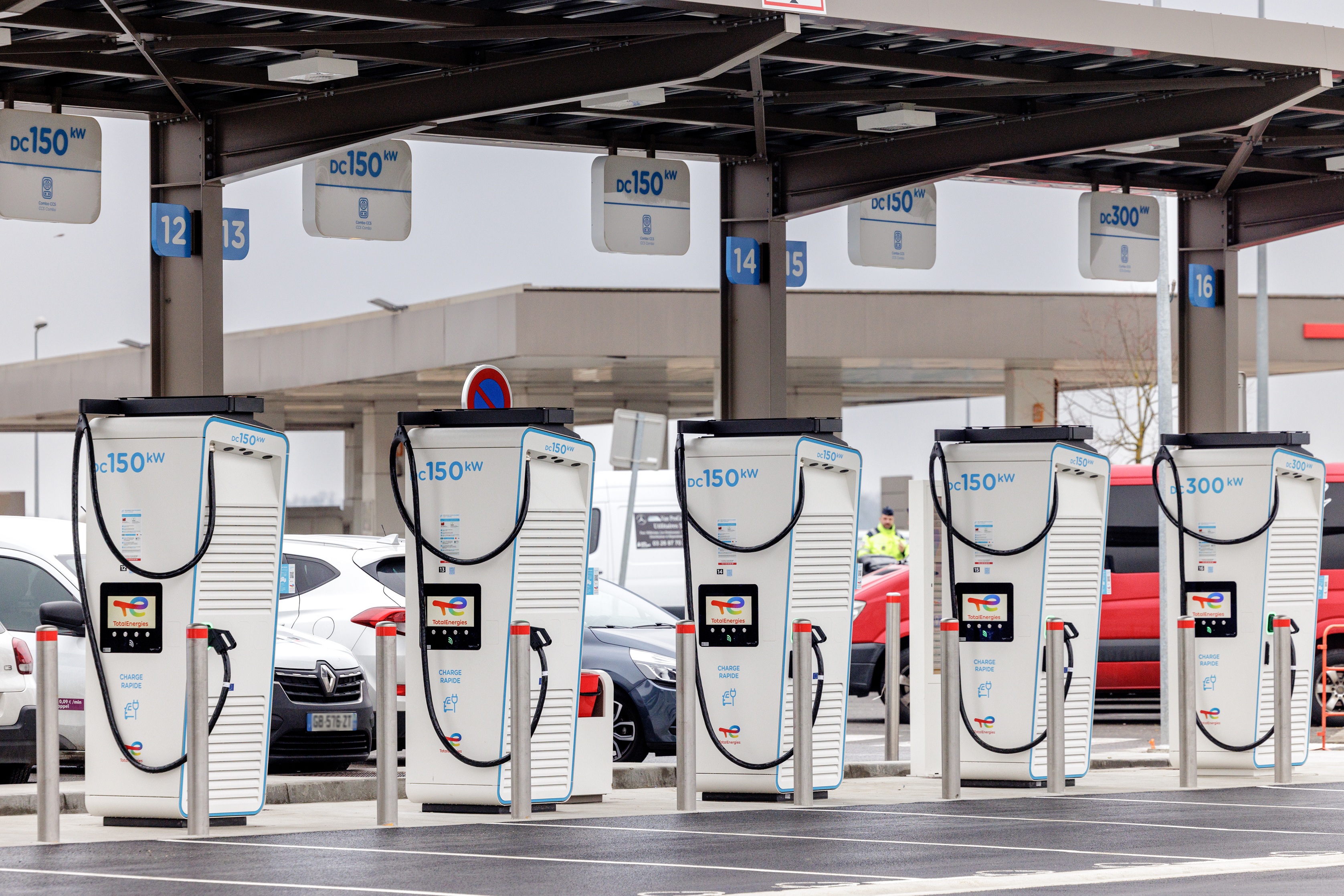 This is a picture representing NF062704 (FUELING) - REL.FERRIERES