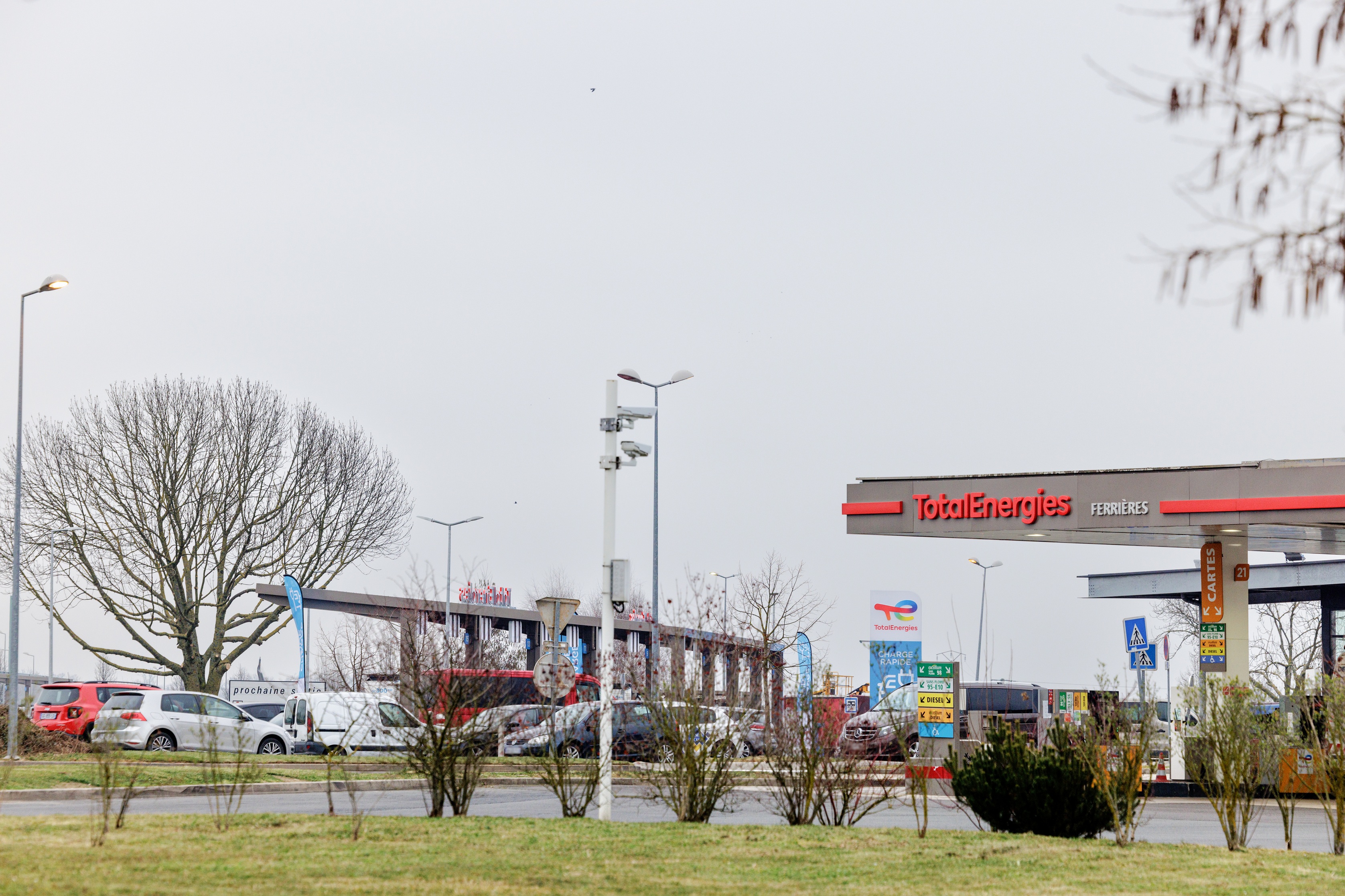 This is a picture representing NF062704 (FUELING) - REL.FERRIERES