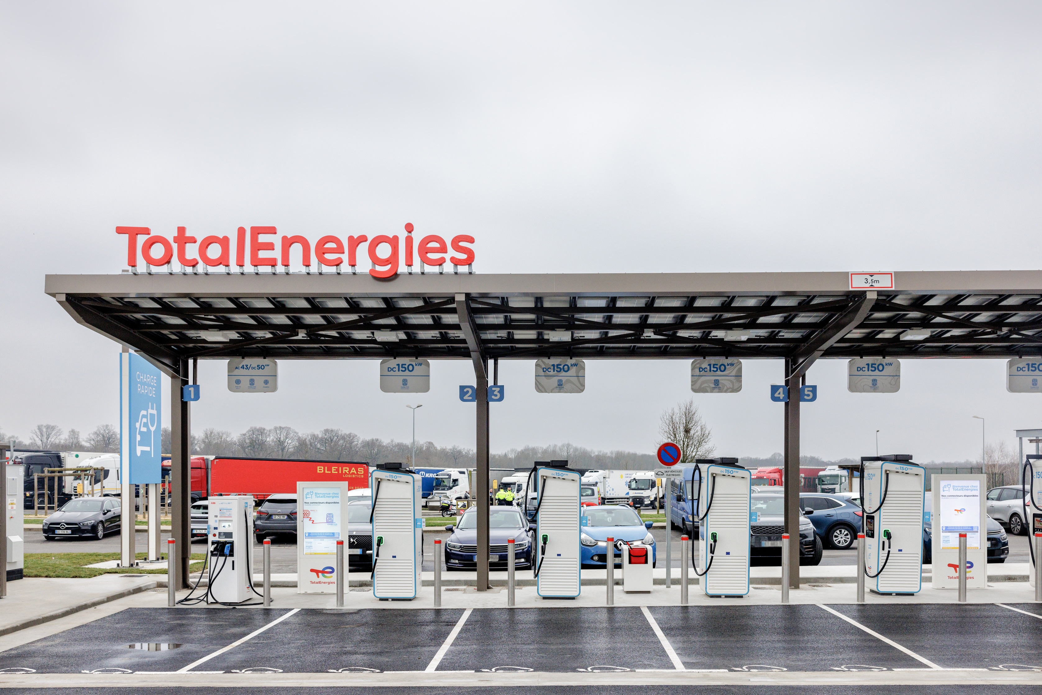 This is a picture representing NF062704 (FUELING) - REL.FERRIERES