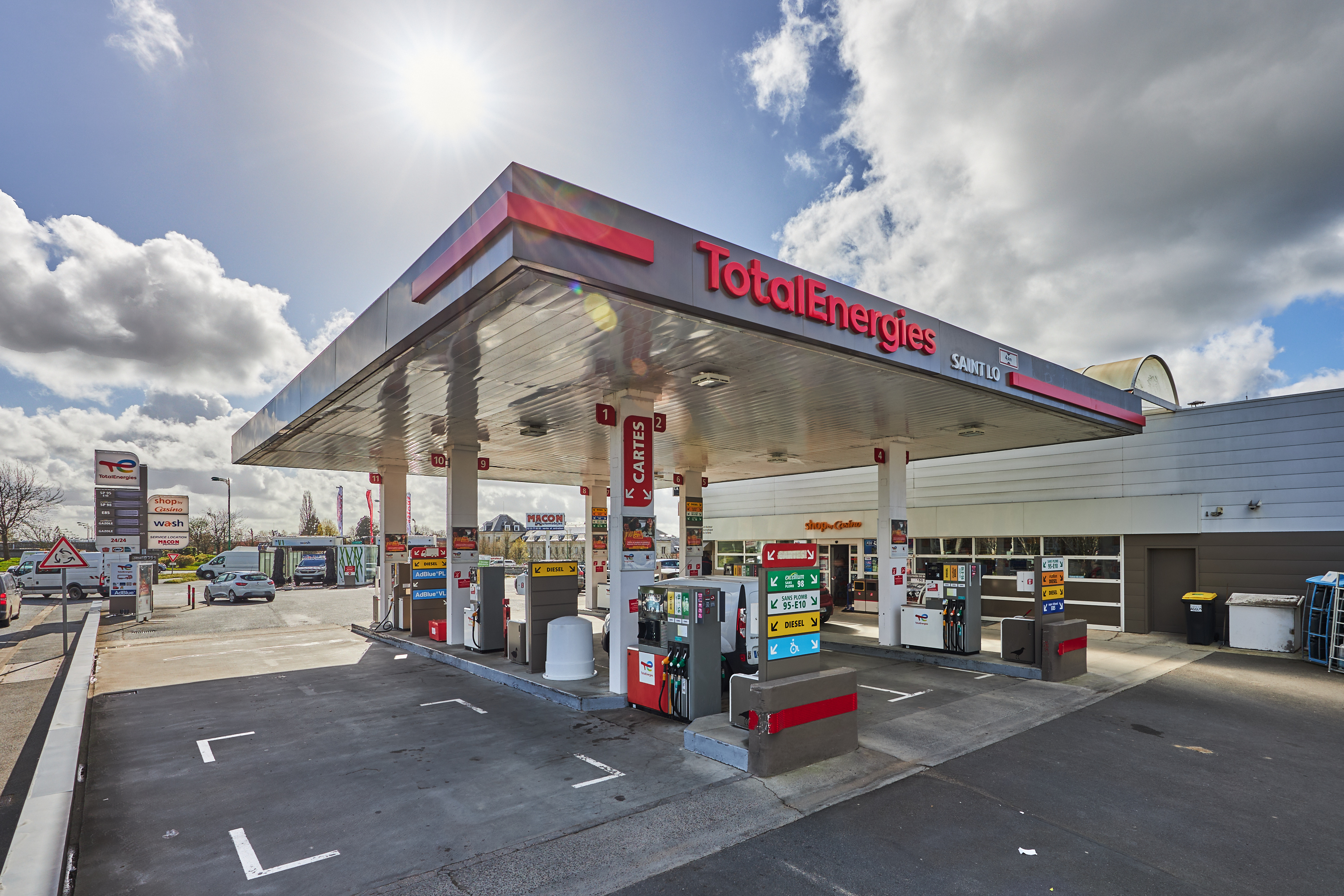 This is a picture representing NF003628 (FUELING) - SARL MACON