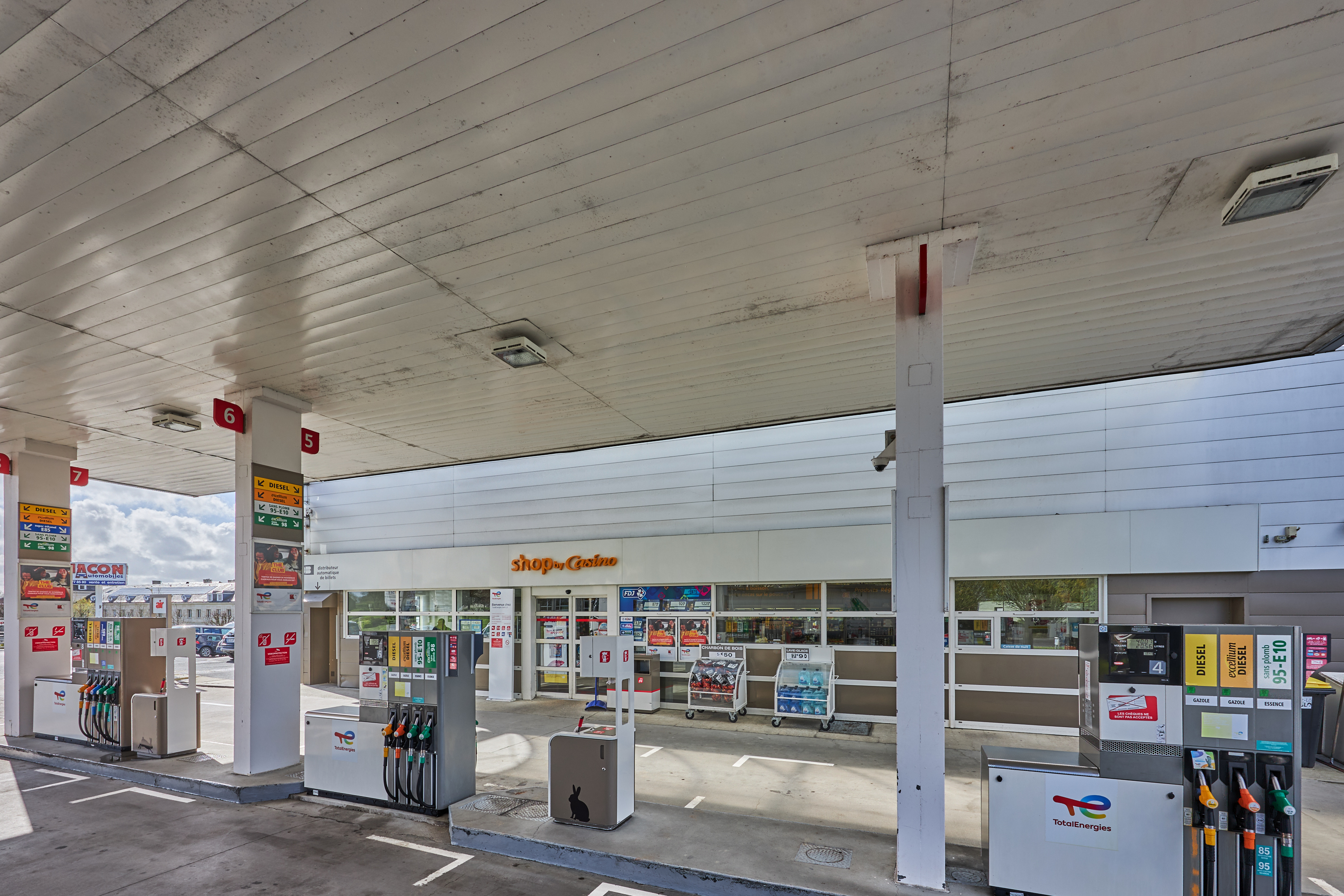 This is a picture representing NF003628 (FUELING) - SARL MACON