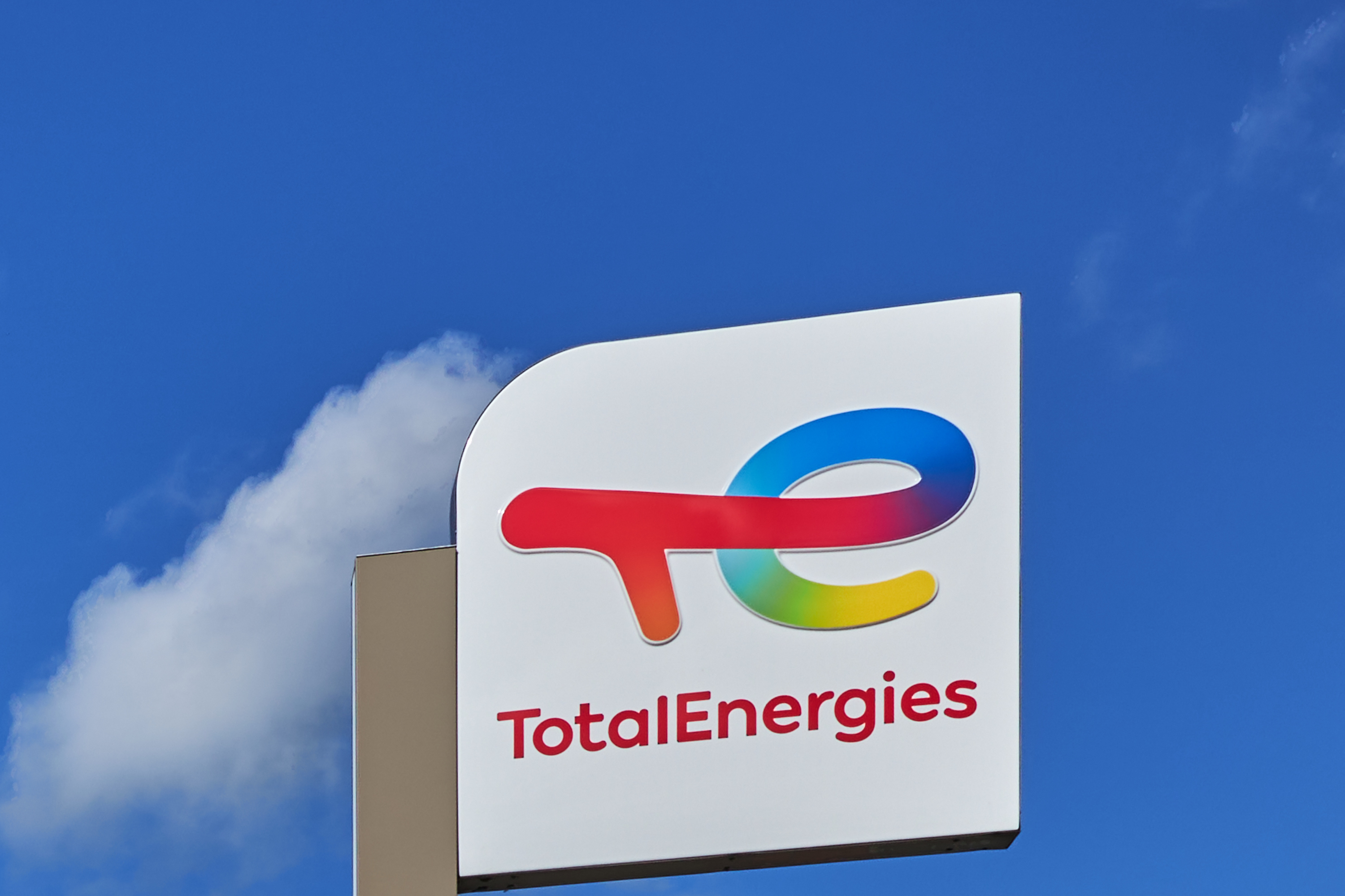 This is a picture representing NF003628 (FUELING) - SARL MACON