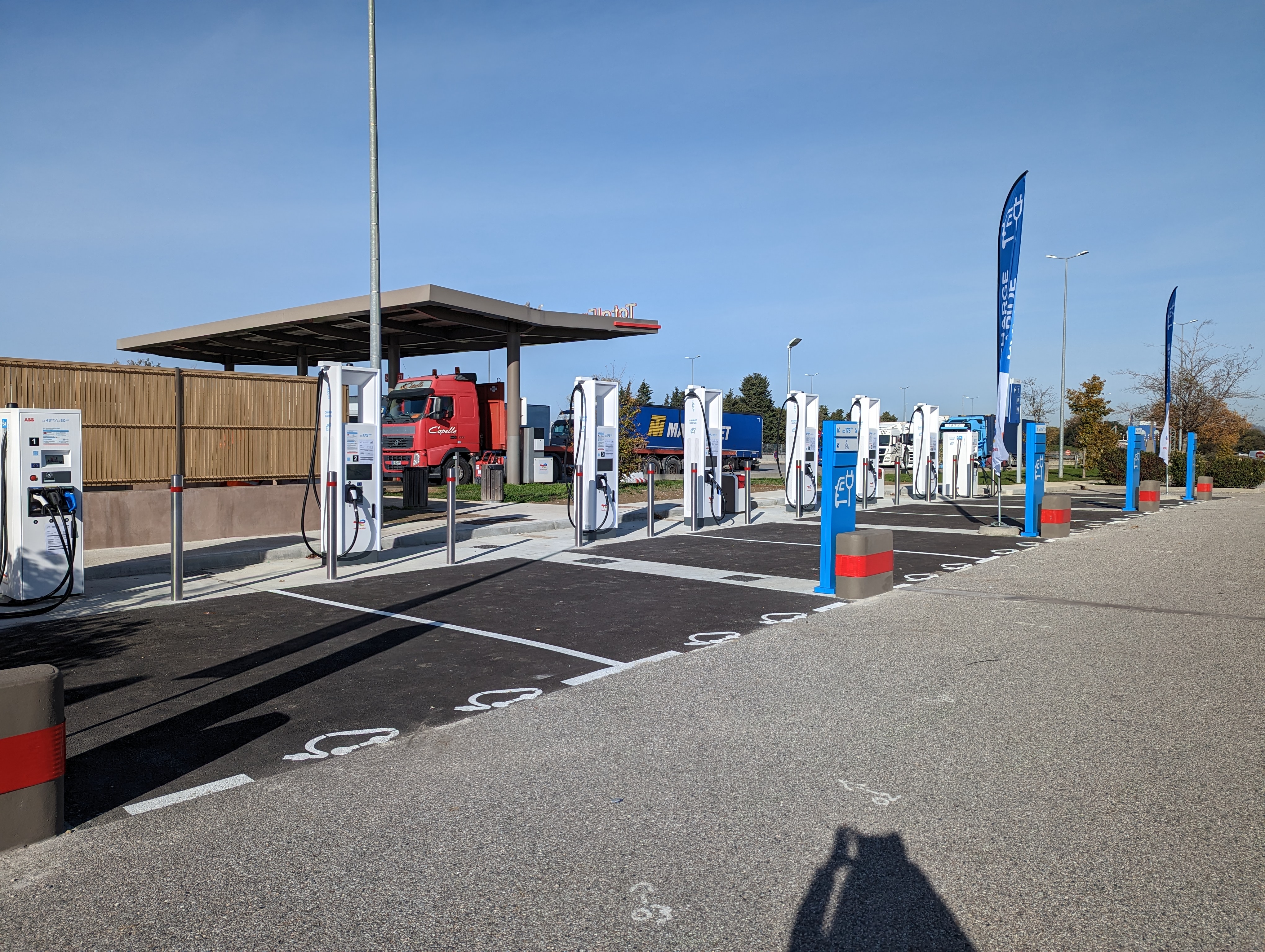 This is a picture representing NF080071 (FUELING) - REL.PONT DE L'ISERE AUTOROUTE A7