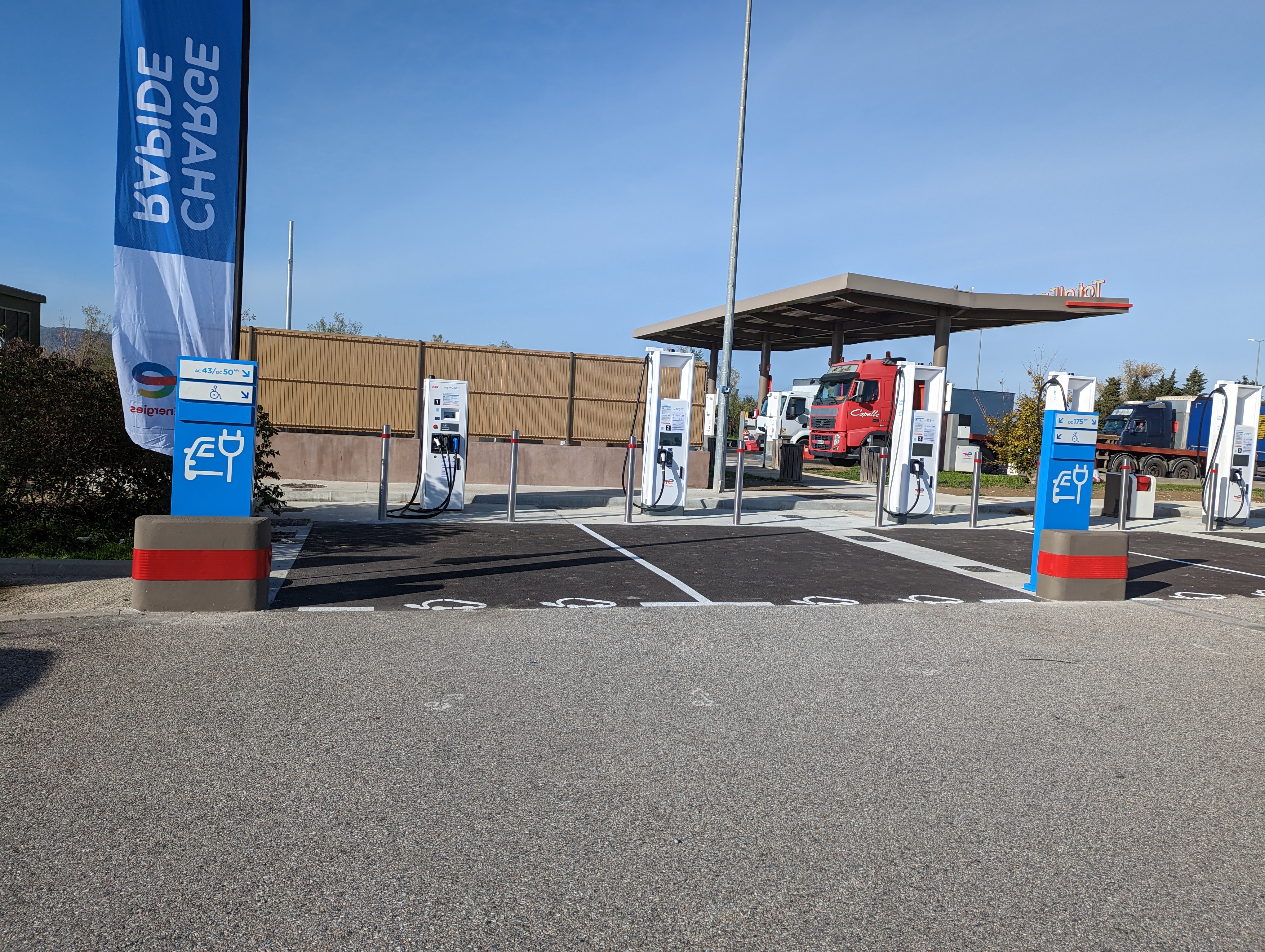 This is a picture representing NF080071 (FUELING) - REL.PONT DE L'ISERE AUTOROUTE A7