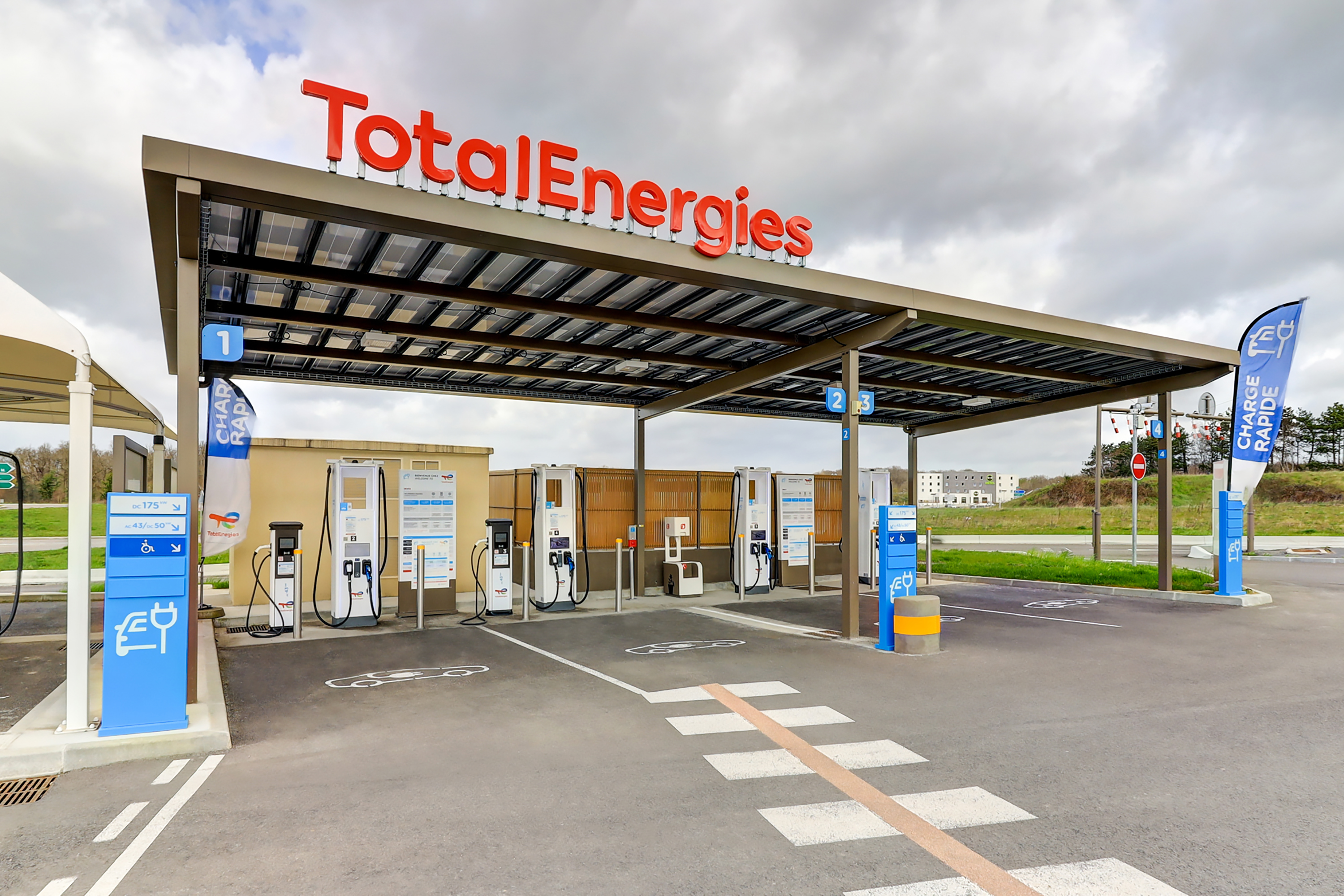 This is a picture representing NF070668 (FUELING) - REL.ROND POINT J. ROSE