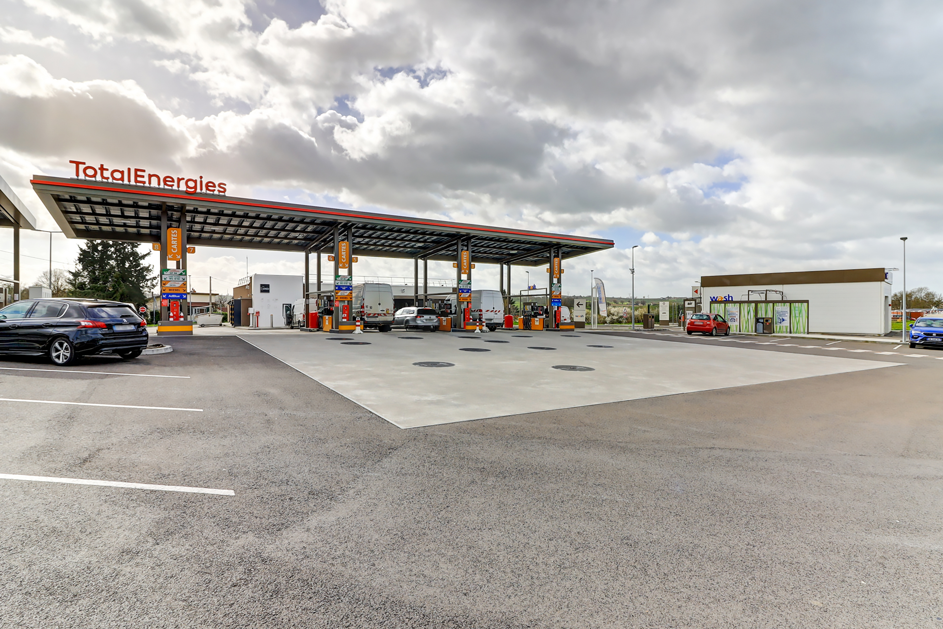This is a picture representing NF070668 (FUELING) - REL.ROND POINT J. ROSE