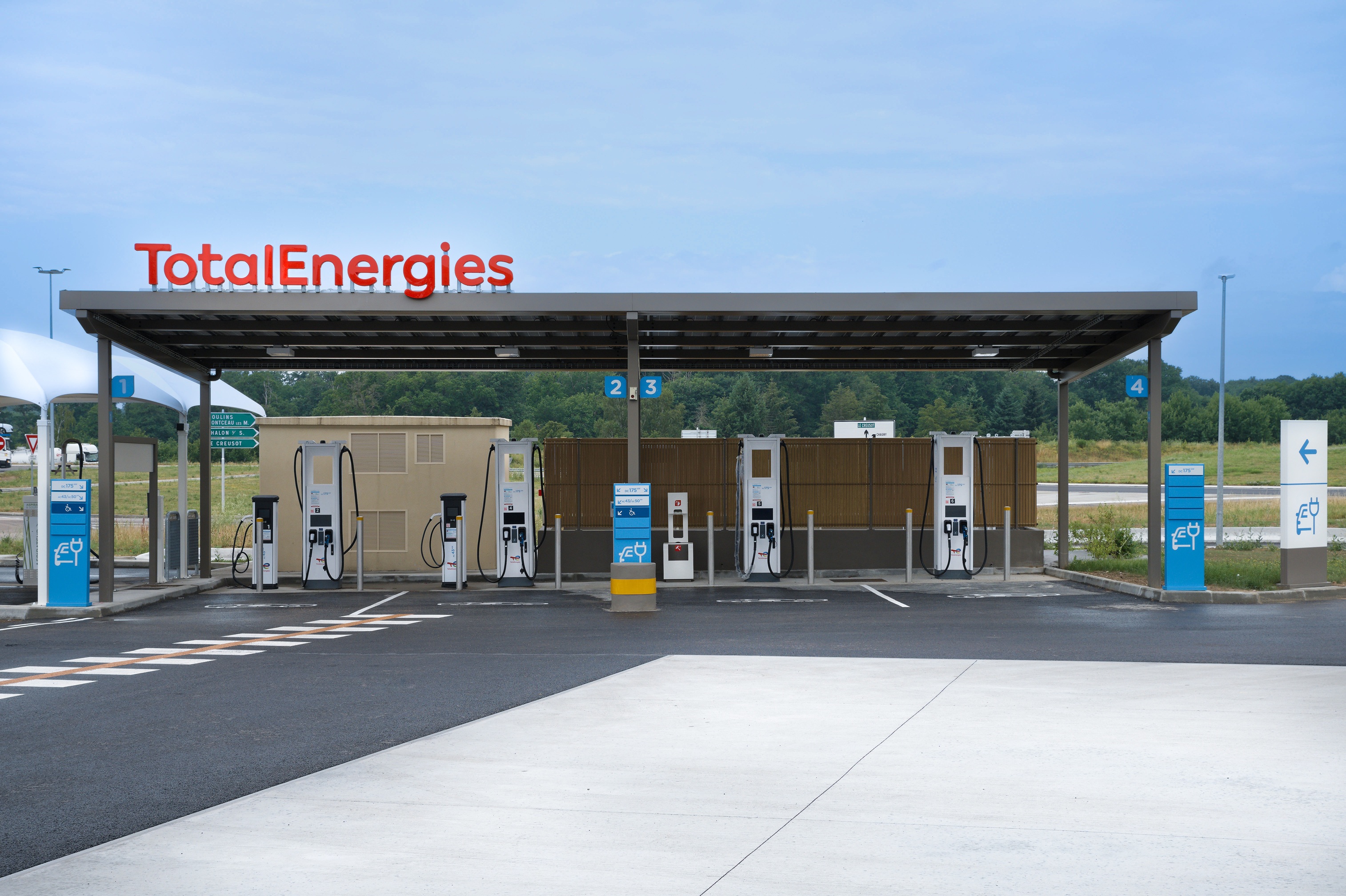 This is a picture representing NF070668 (FUELING) - REL.ROND POINT J. ROSE