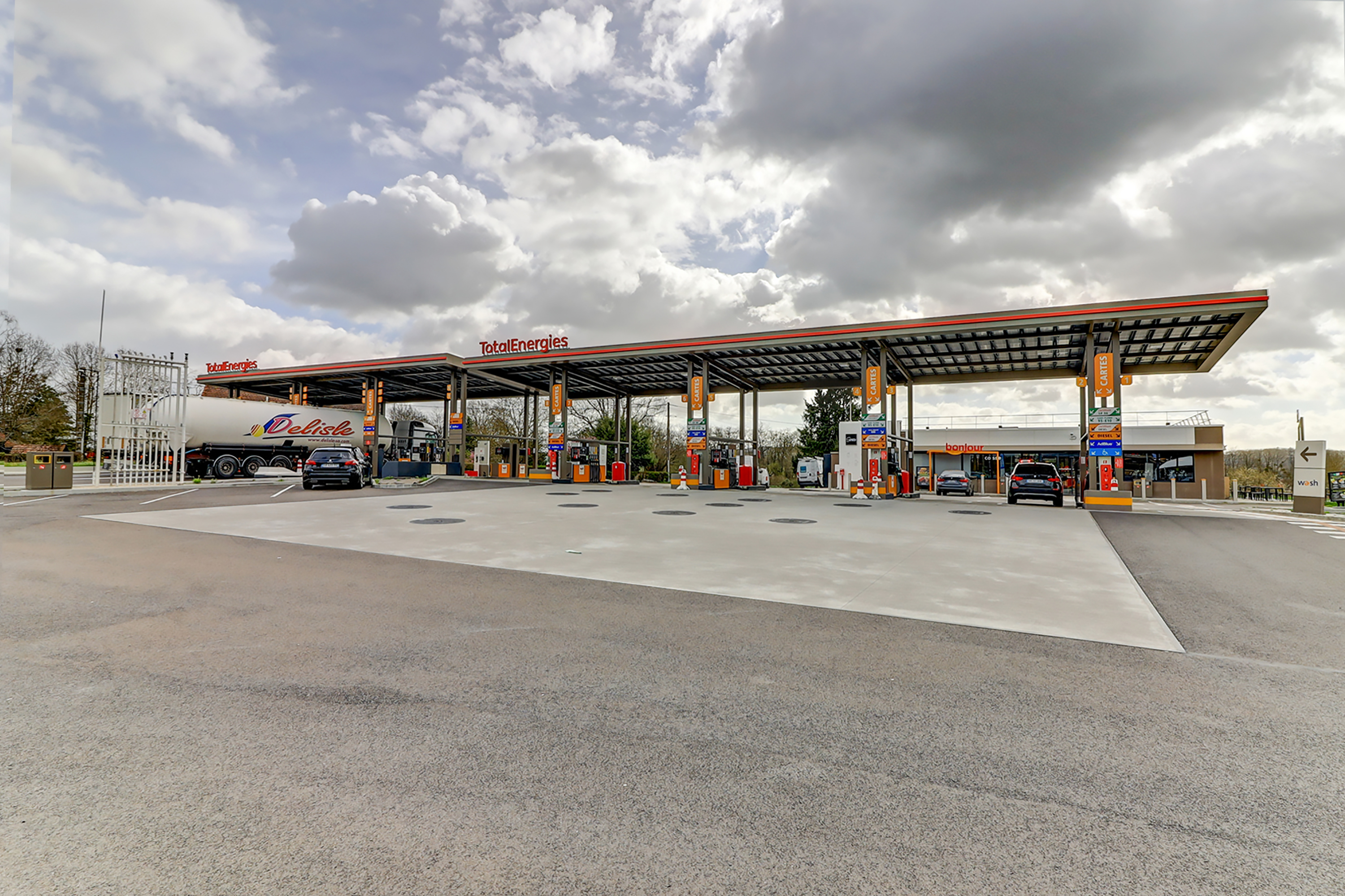 This is a picture representing NF070668 (FUELING) - REL.ROND POINT J. ROSE