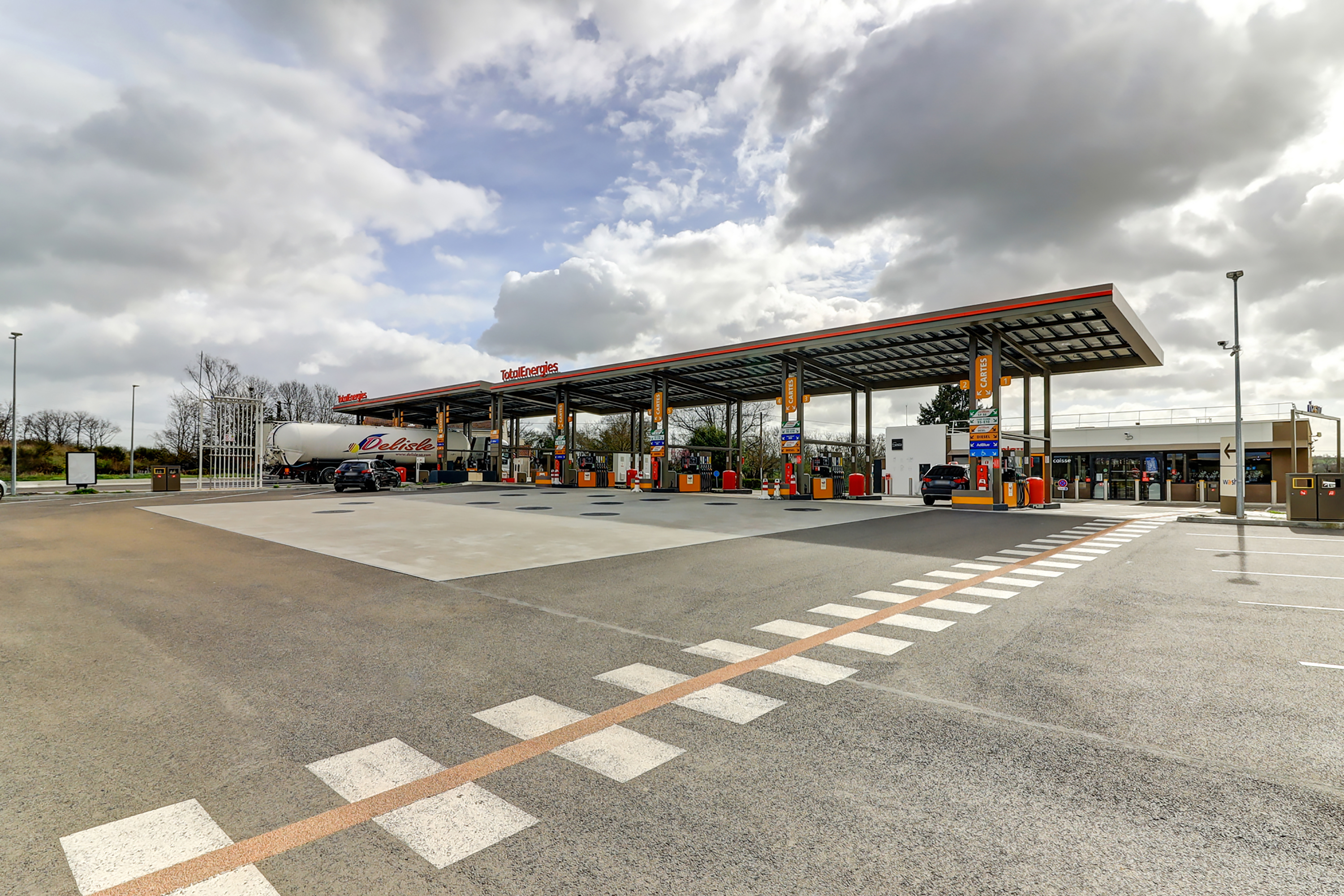 This is a picture representing NF070668 (FUELING) - REL.ROND POINT J. ROSE
