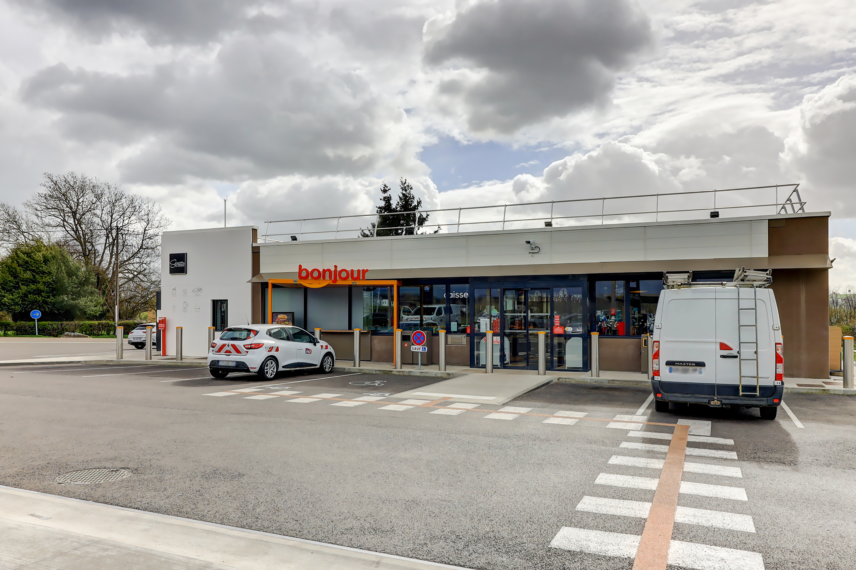 This is a picture representing NF070668 (FUELING) - REL.ROND POINT J. ROSE