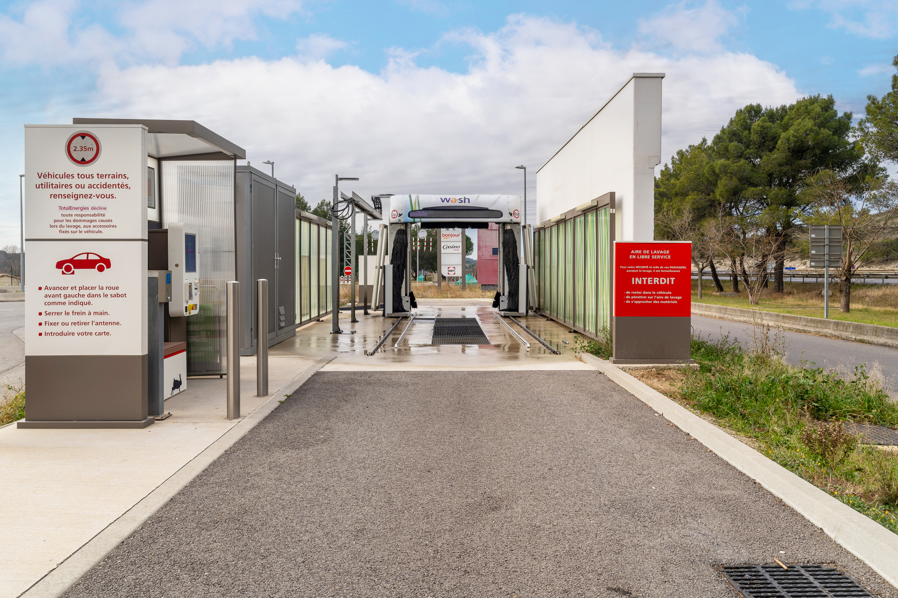 This is a picture representing NF059189 (FUELING) - REL.LANCON DE PROVENCE OUEST