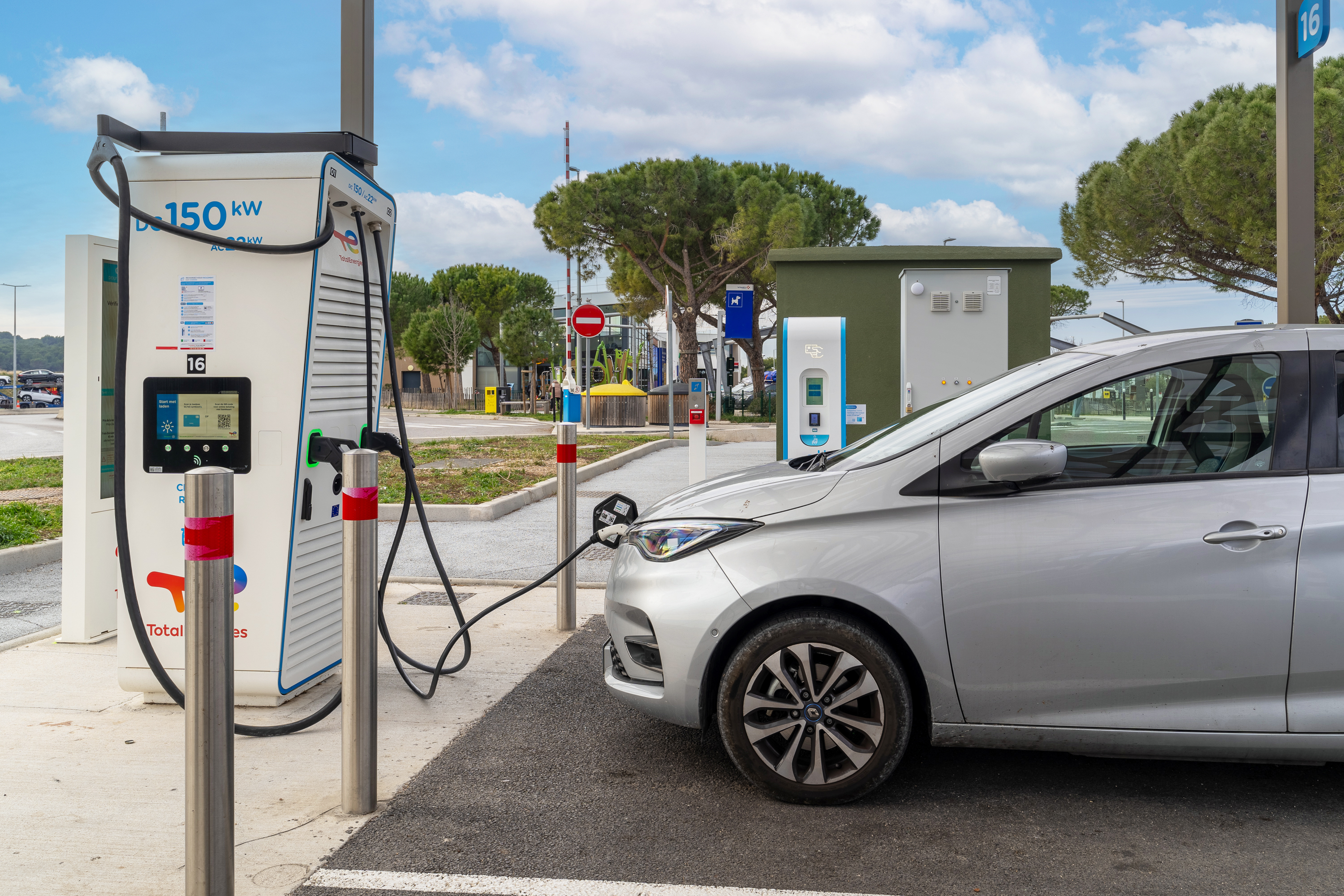 This is a picture representing NF059189 (FUELING) - REL.LANCON DE PROVENCE OUEST