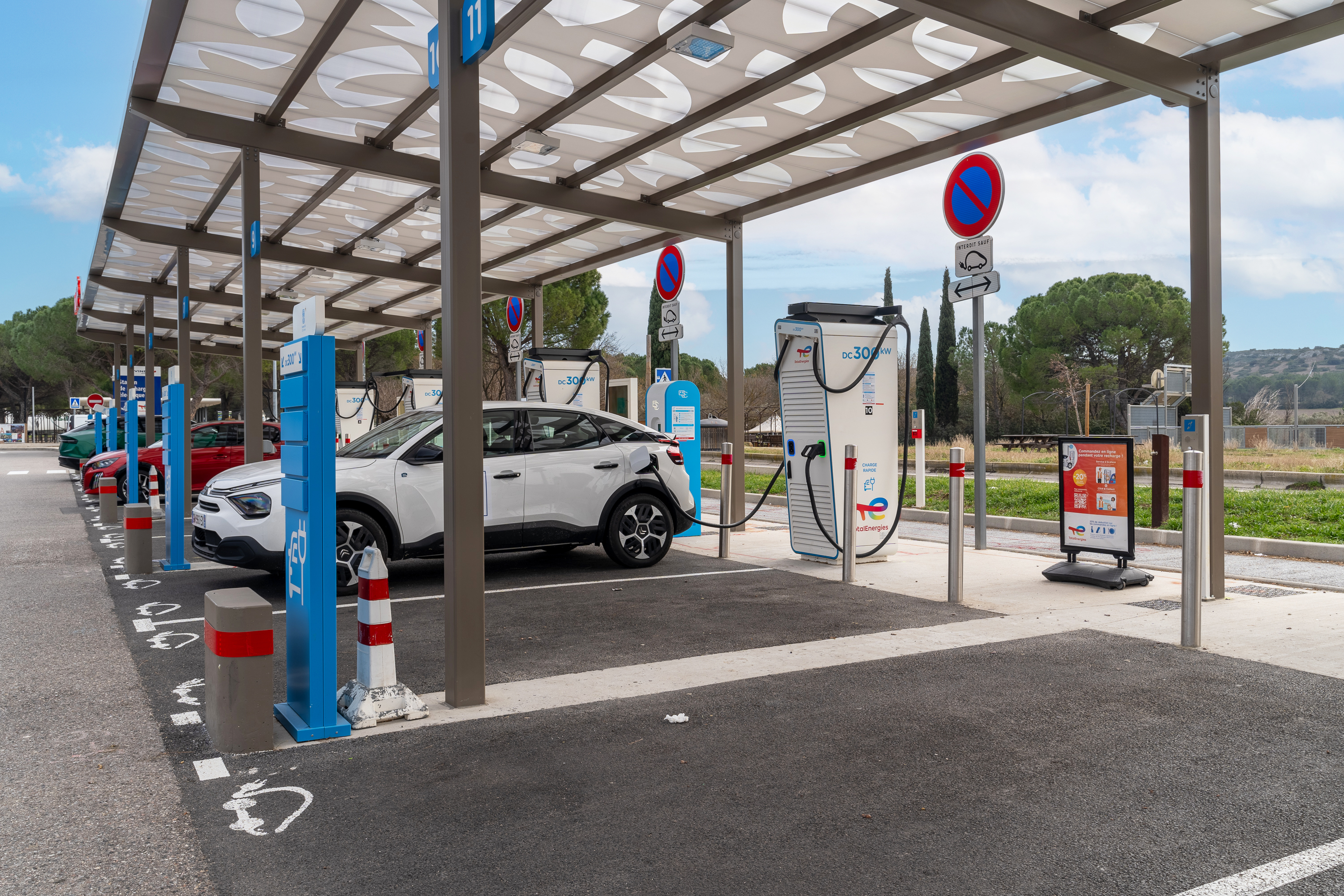 This is a picture representing NF059189 (FUELING) - REL.LANCON DE PROVENCE OUEST