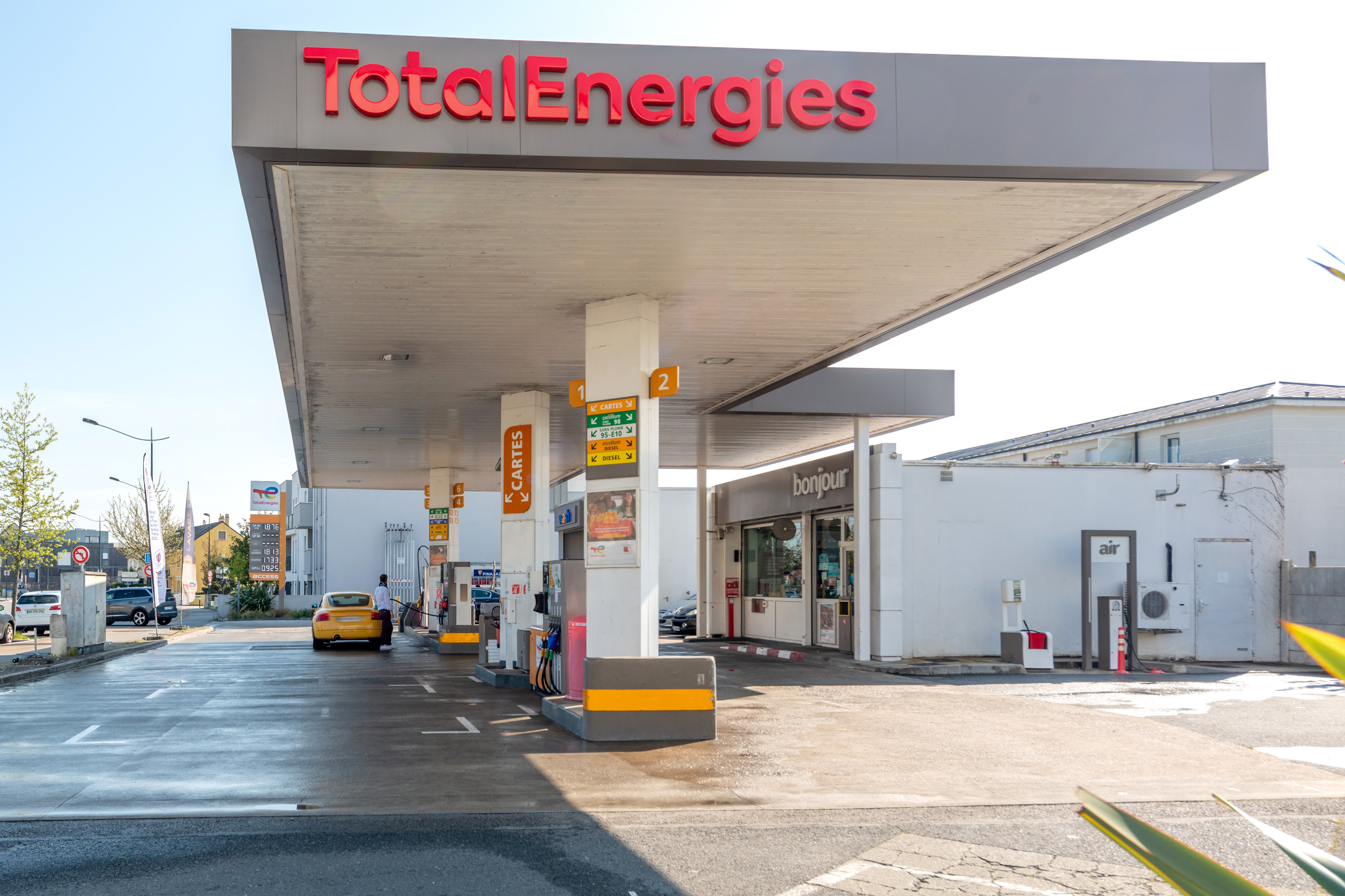 This is a picture representing NF079143 (FUELING) - RELAIS NANTES STE LUCE