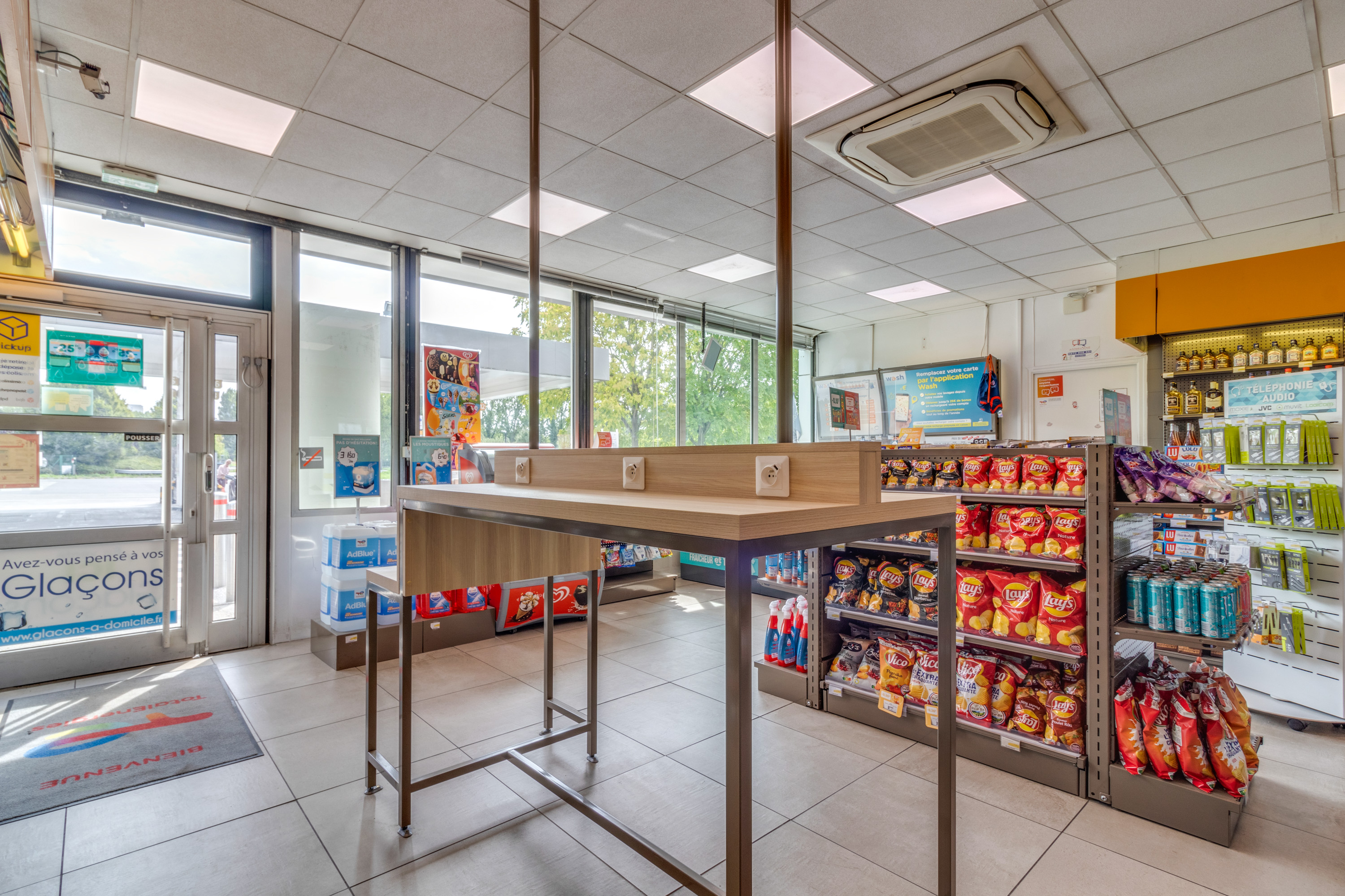 This is a picture representing NF074566 (FUELING) - RELAIS LILLE PERIPHERIQUE