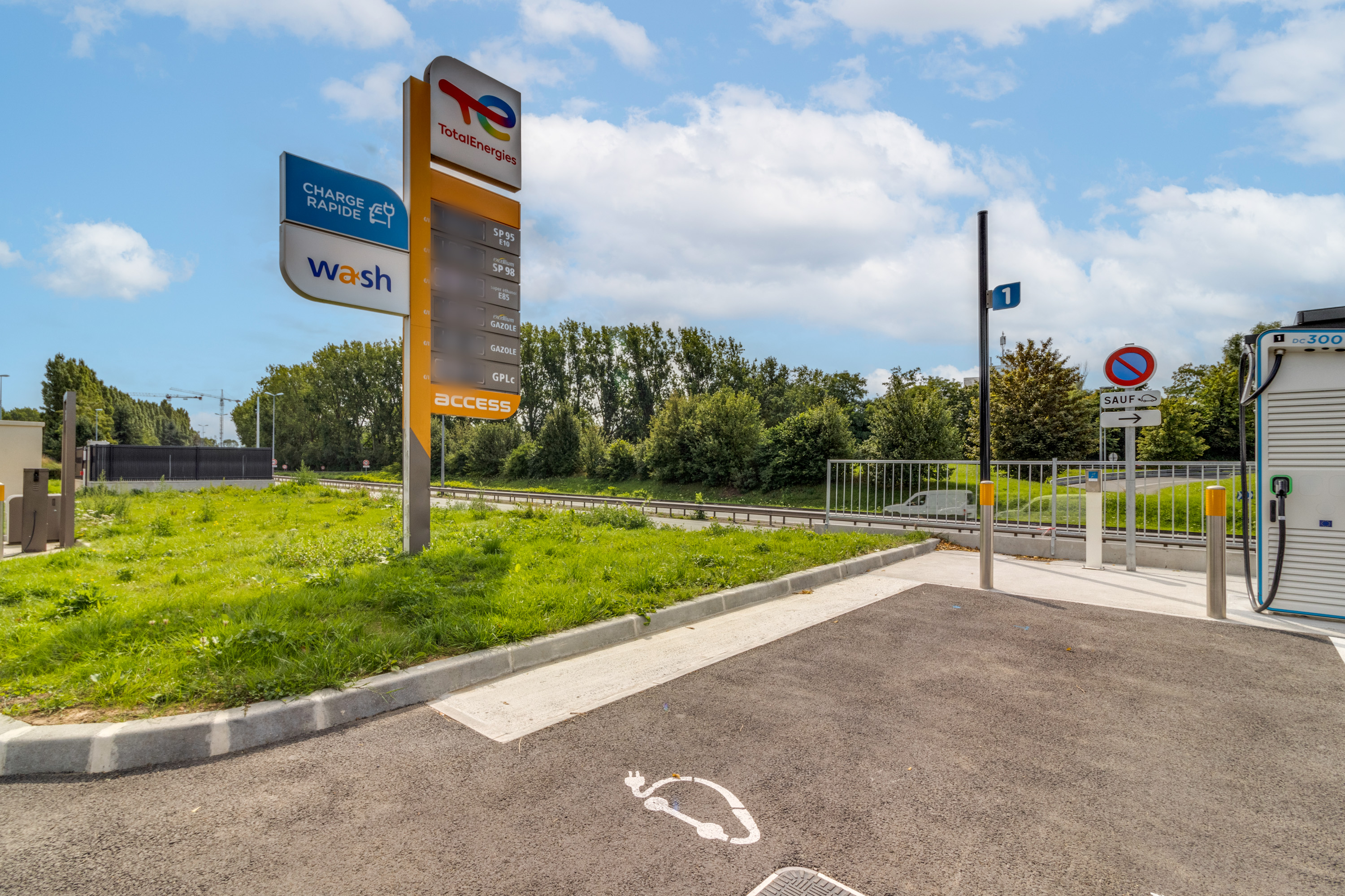 This is a picture representing NF074566 (FUELING) - RELAIS LILLE PERIPHERIQUE