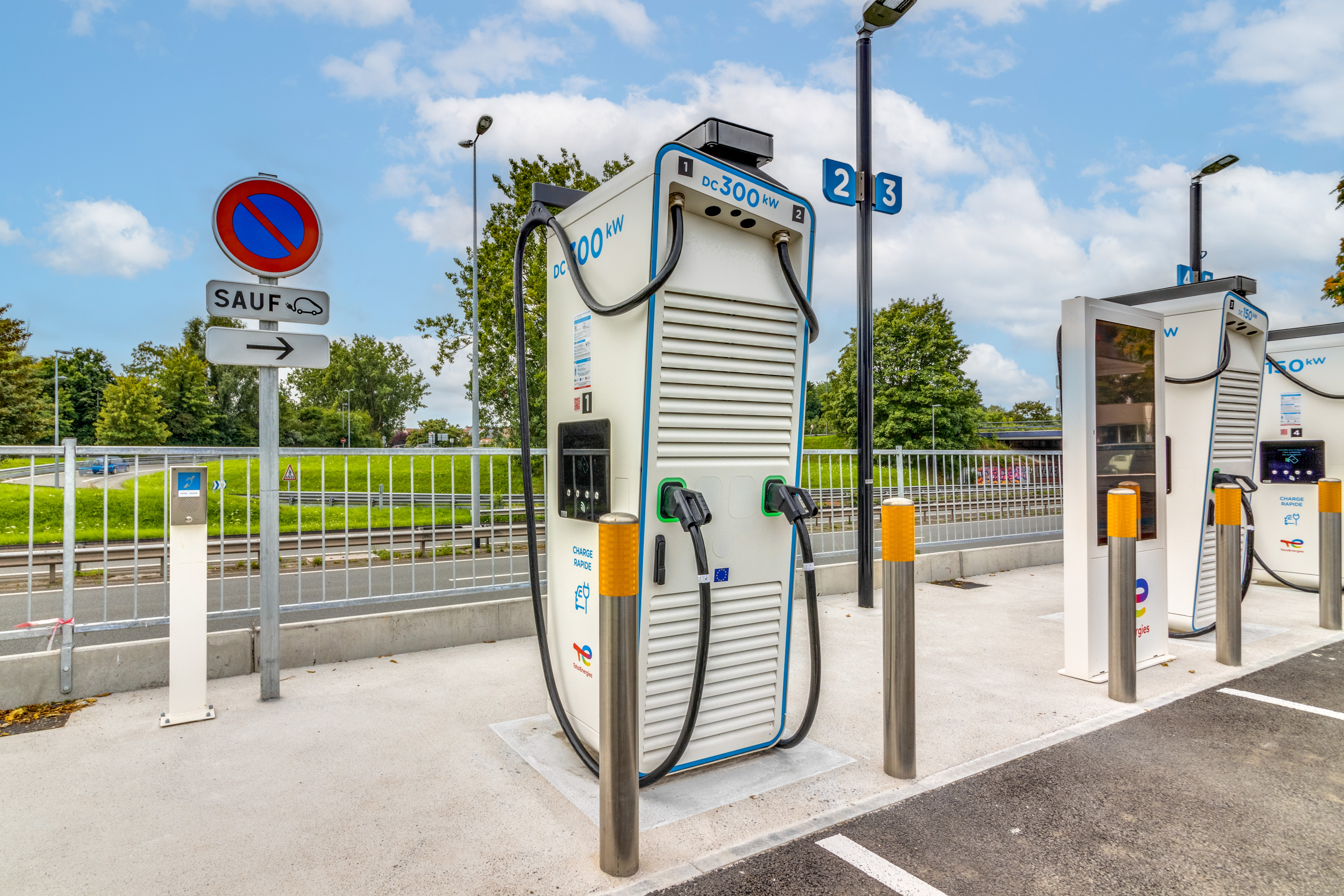 This is a picture representing NF074566 (FUELING) - RELAIS LILLE PERIPHERIQUE