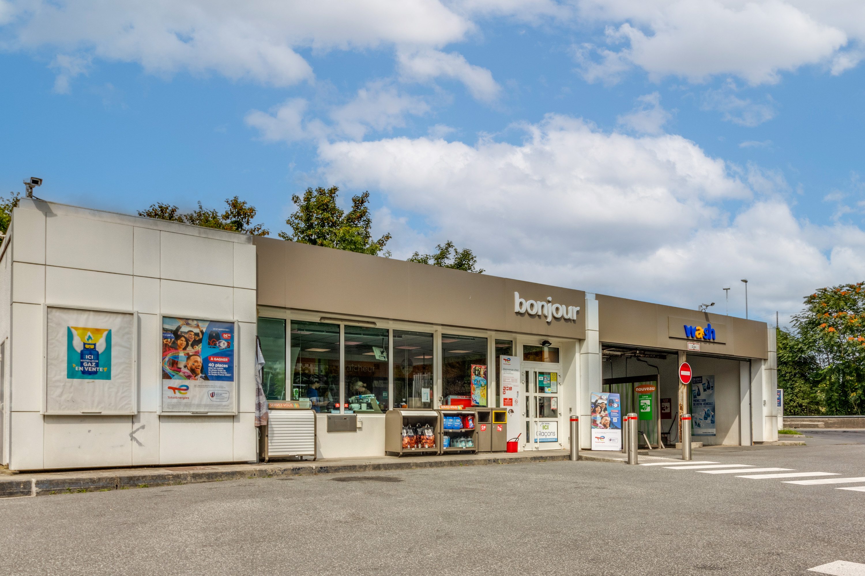 This is a picture representing NF074566 (FUELING) - RELAIS LILLE PERIPHERIQUE