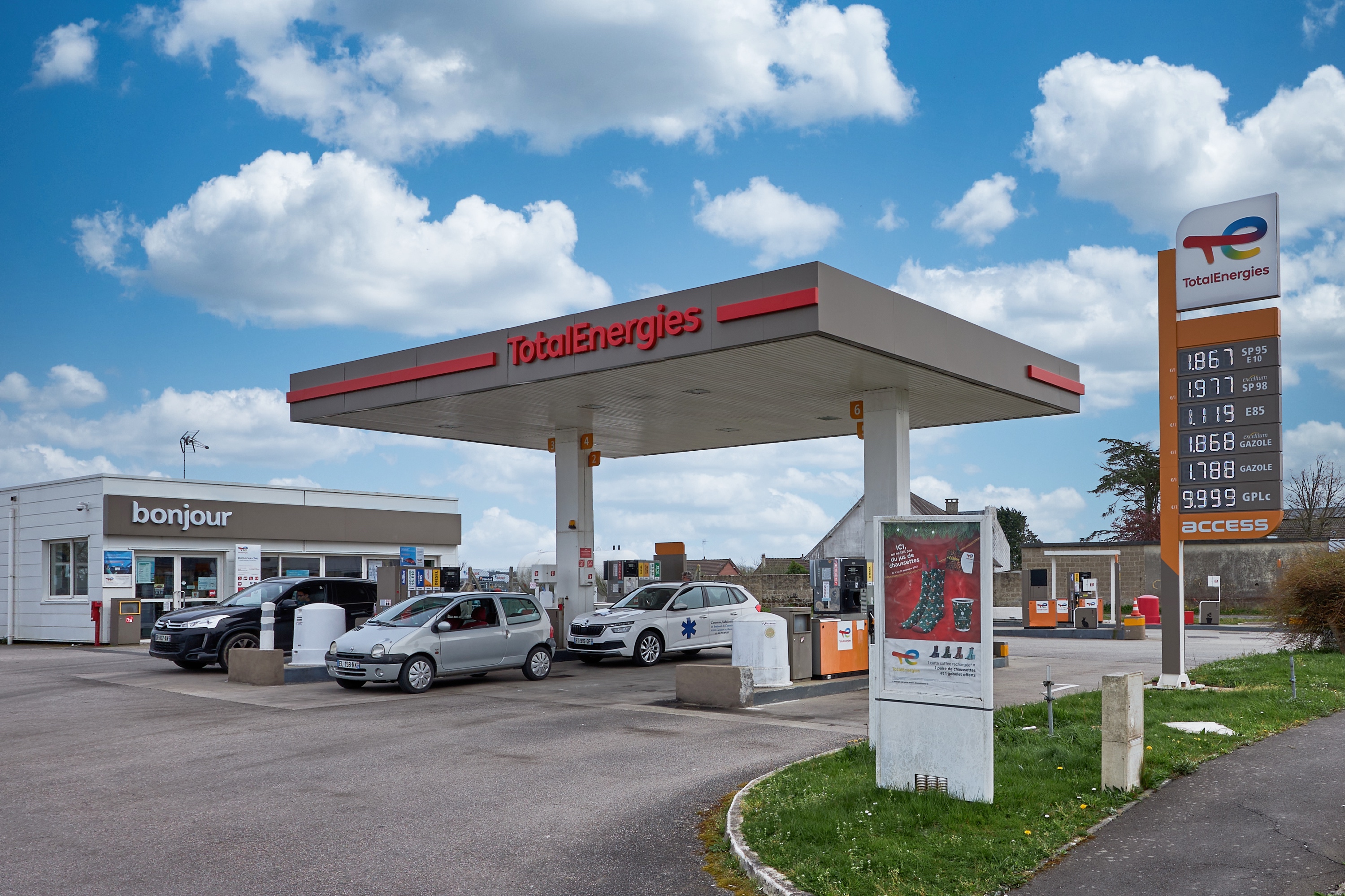 This is a picture representing NF079965 (FUELING) - SARL  BOURDET