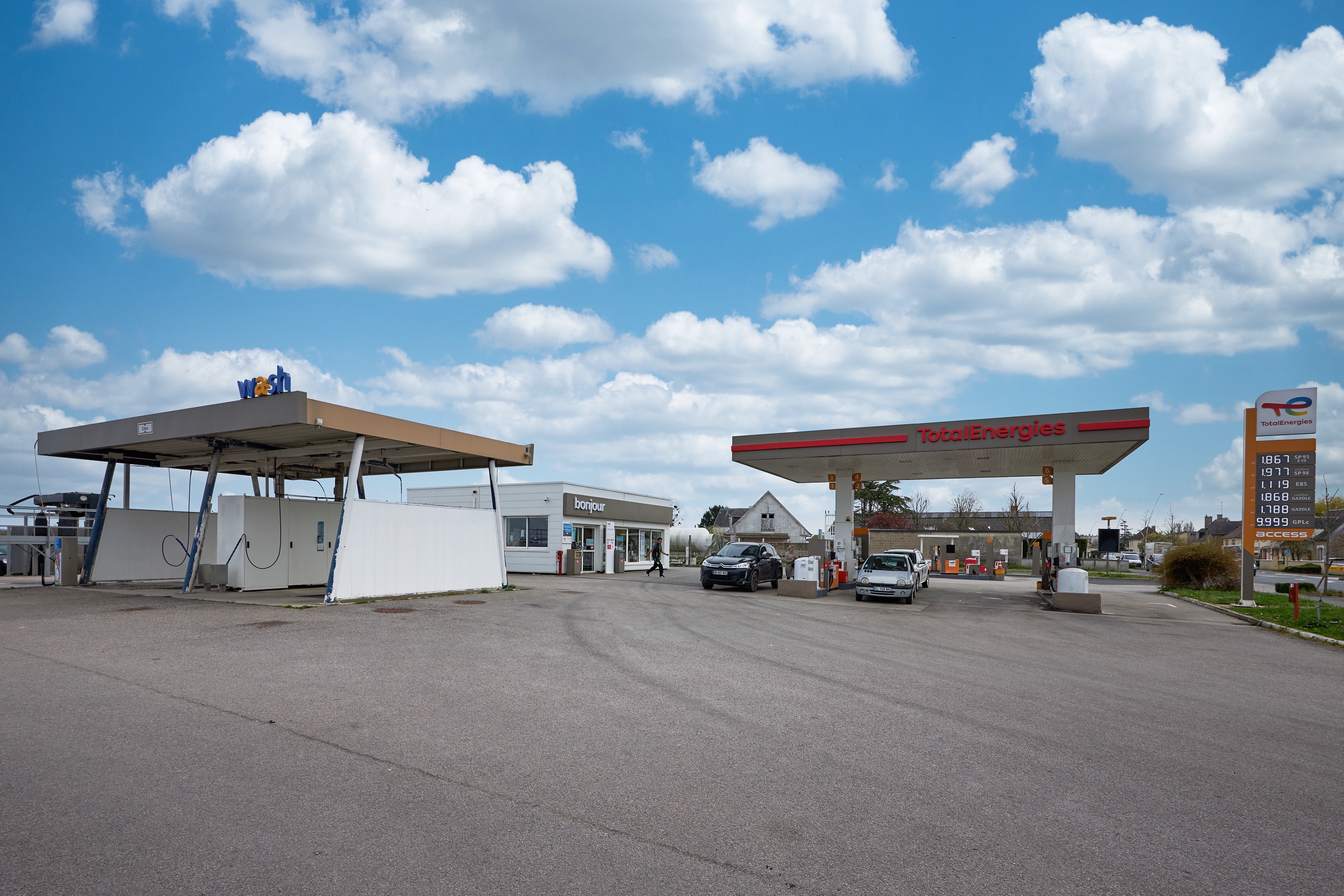 This is a picture representing NF079965 (FUELING) - SARL  BOURDET