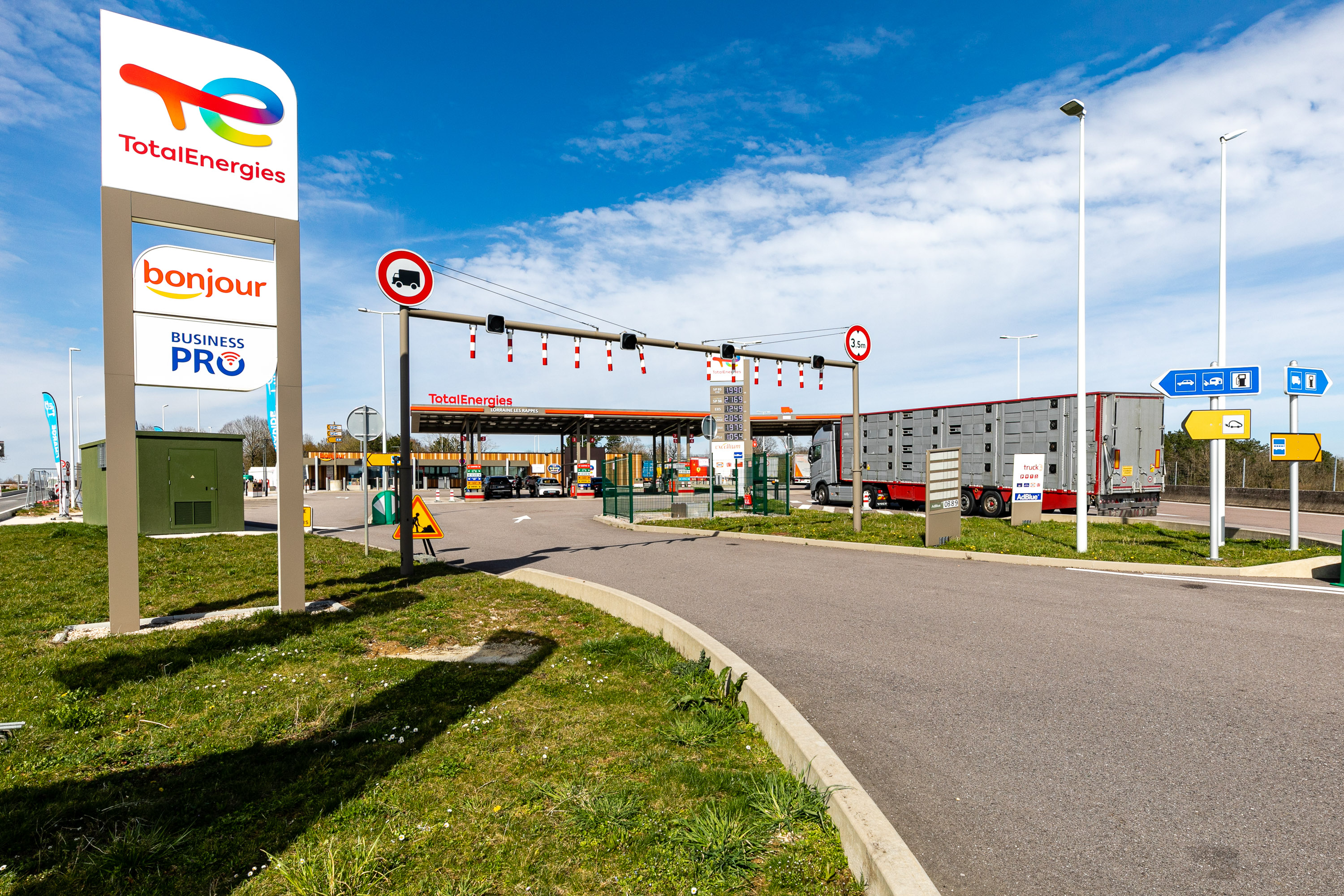 This is a picture representing NF080197 (FUELING) - REL.LORRAINE LES RAPPES