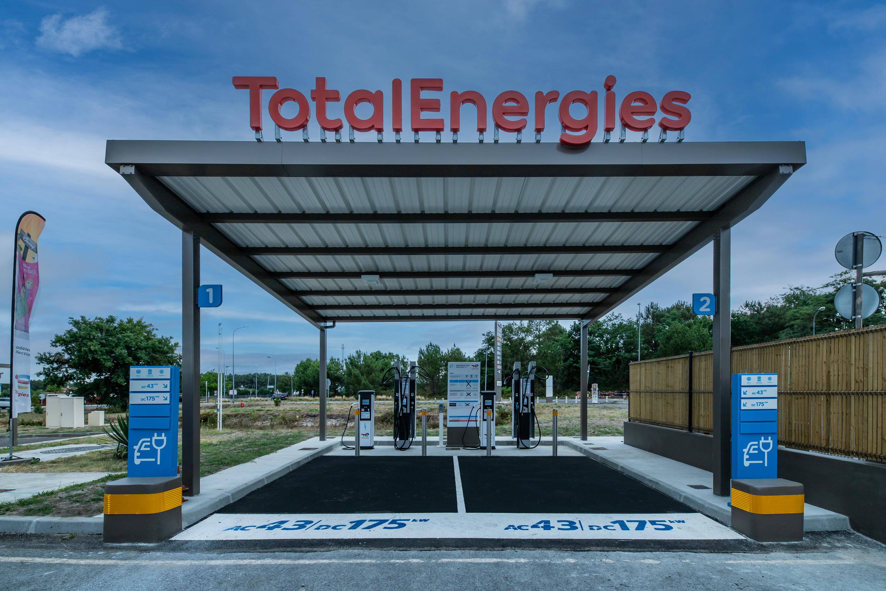 This is a picture representing NF080188 (FUELING) - RELAIS DE CASTETS