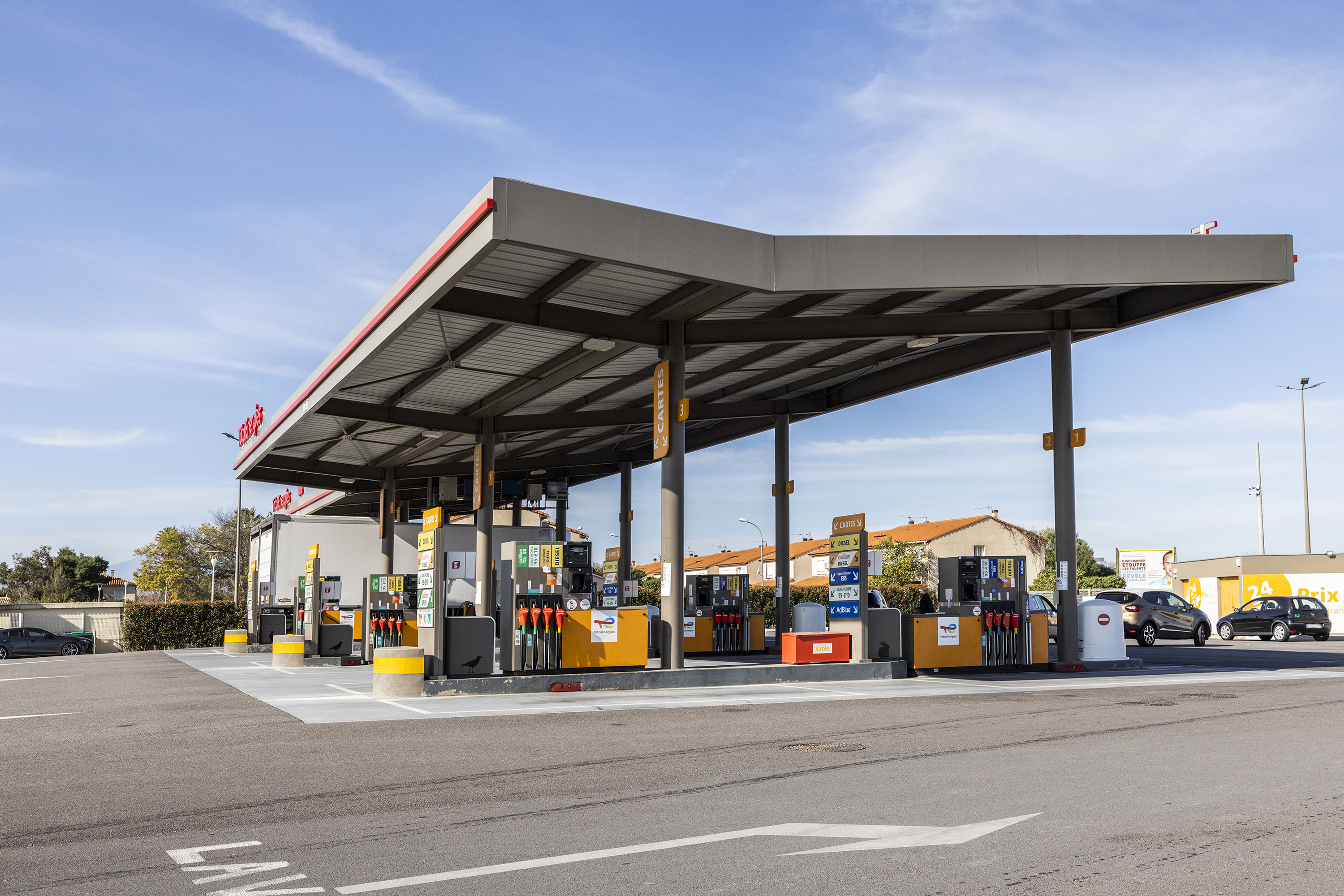 This is a picture representing NF080213 (FUELING) - CATALOGNE CARBURANTS NORD PL