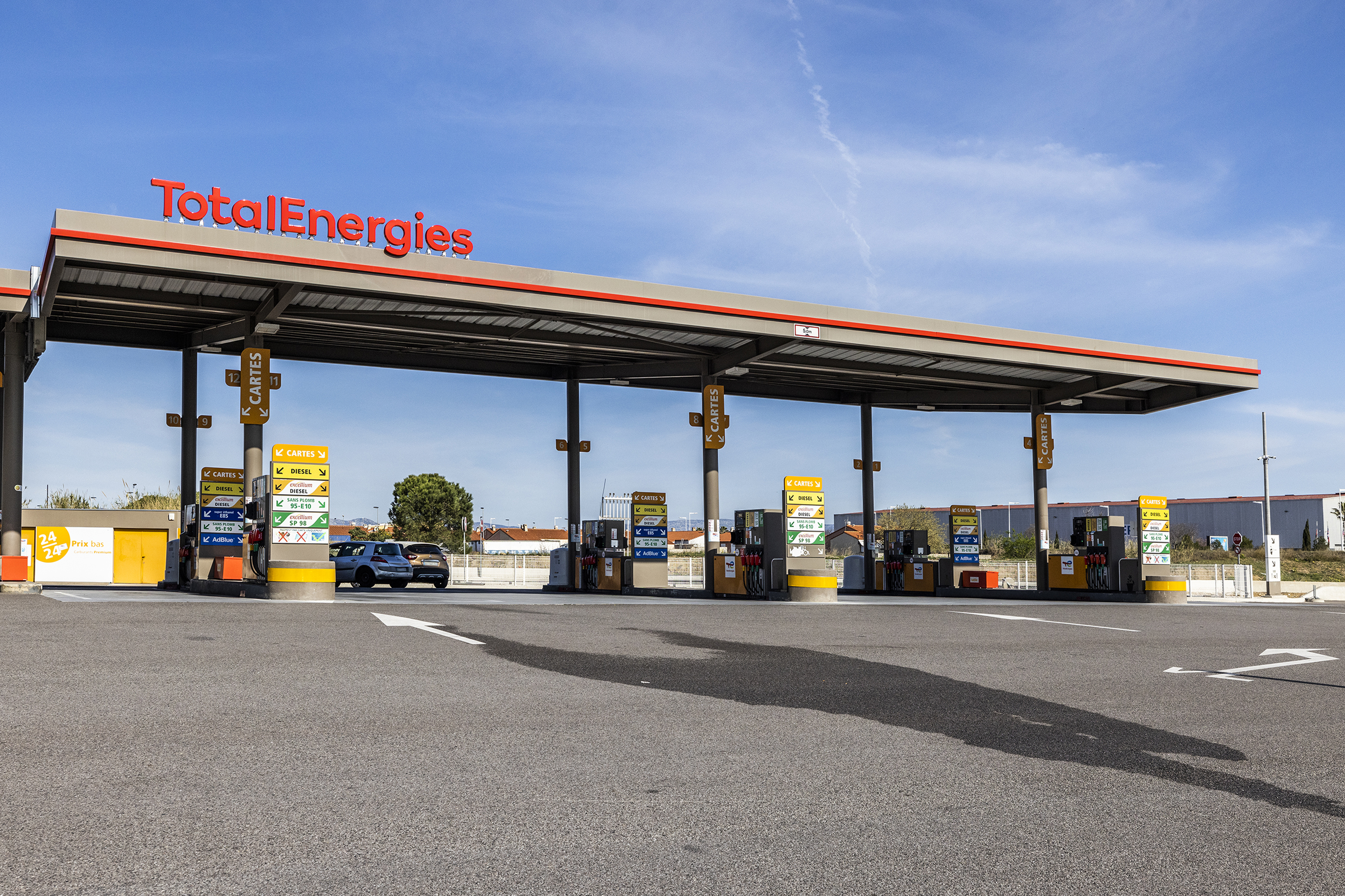 This is a picture representing NF080213 (FUELING) - CATALOGNE CARBURANTS NORD PL