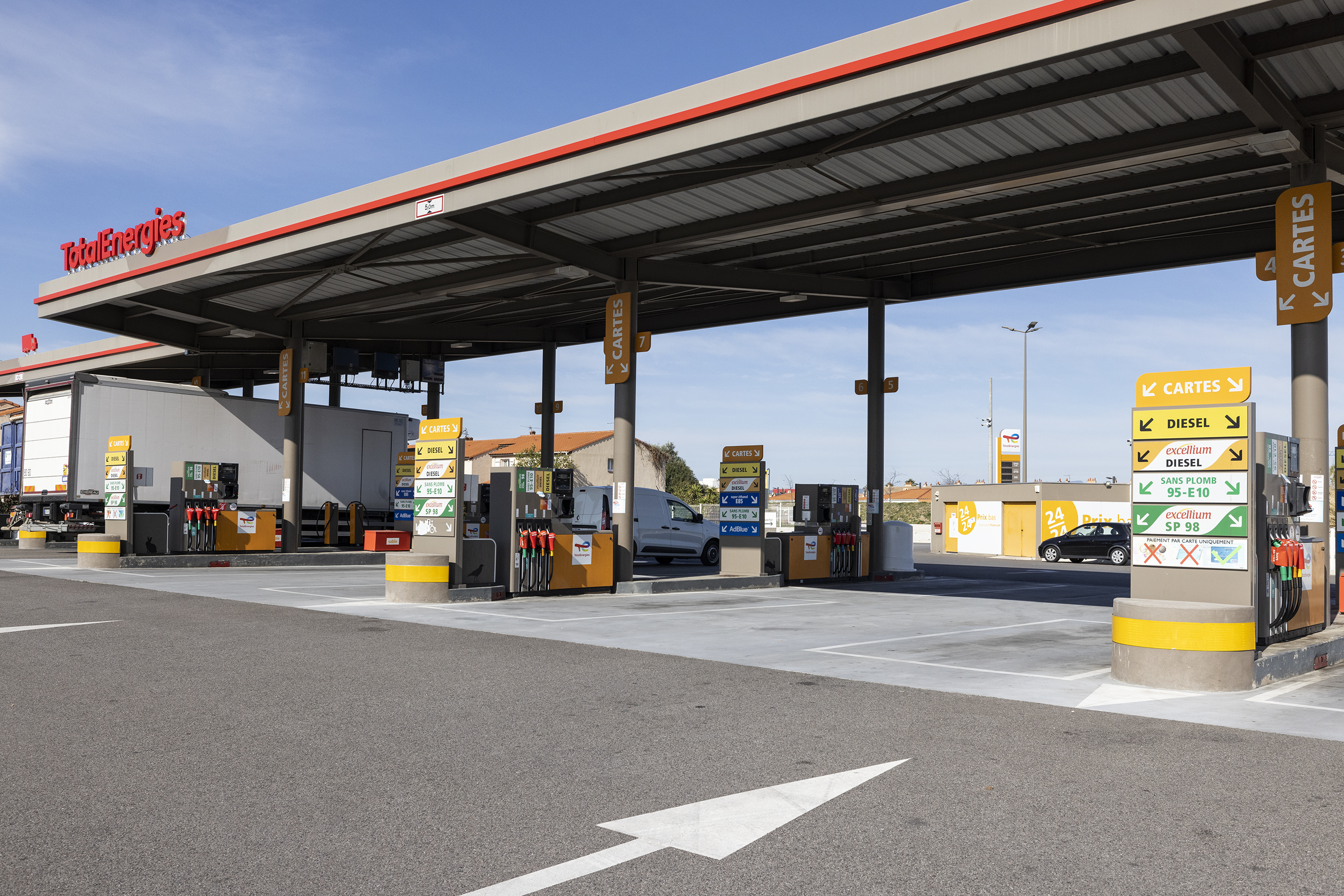 This is a picture representing NF080213 (FUELING) - CATALOGNE CARBURANTS NORD PL