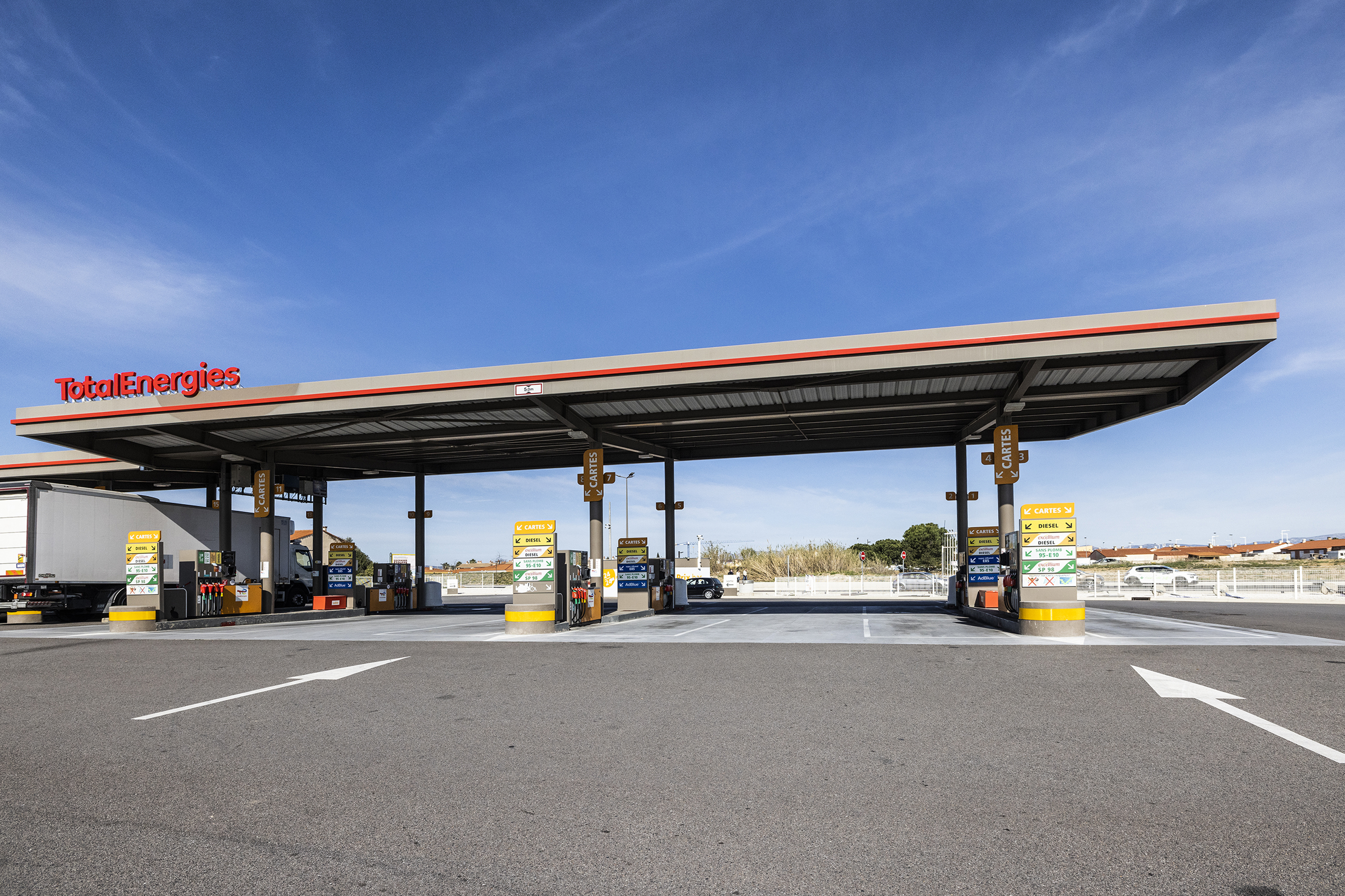 This is a picture representing NF080213 (FUELING) - CATALOGNE CARBURANTS NORD PL