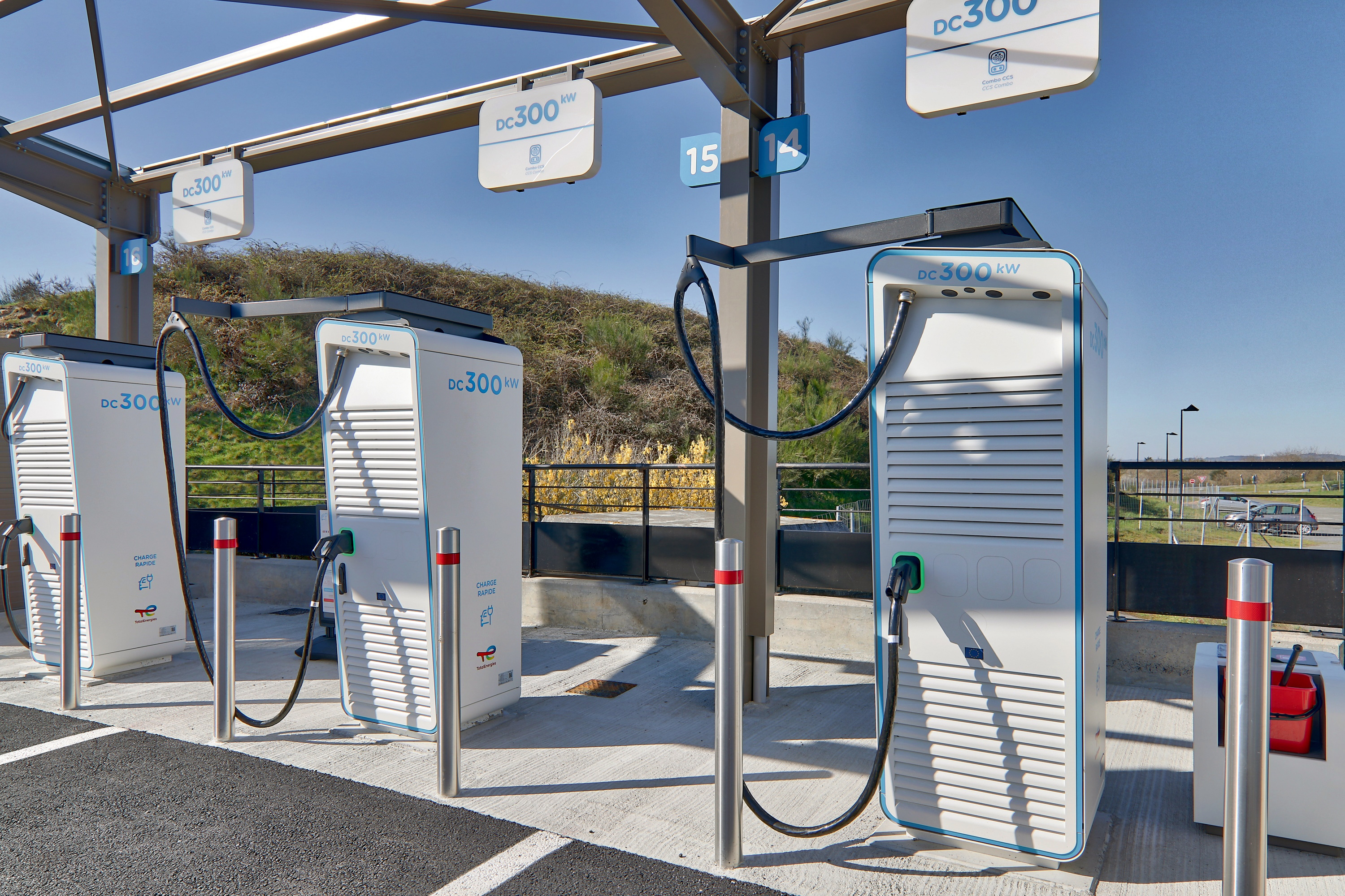This is a picture representing NF070641 (FUELING) - REL.LES VOLCANS-D'AUVERGNE EST VL This is a picture representing NF070641 (FUELING) - REL.LES VOLCANS-D'AUVERGNE EST VL