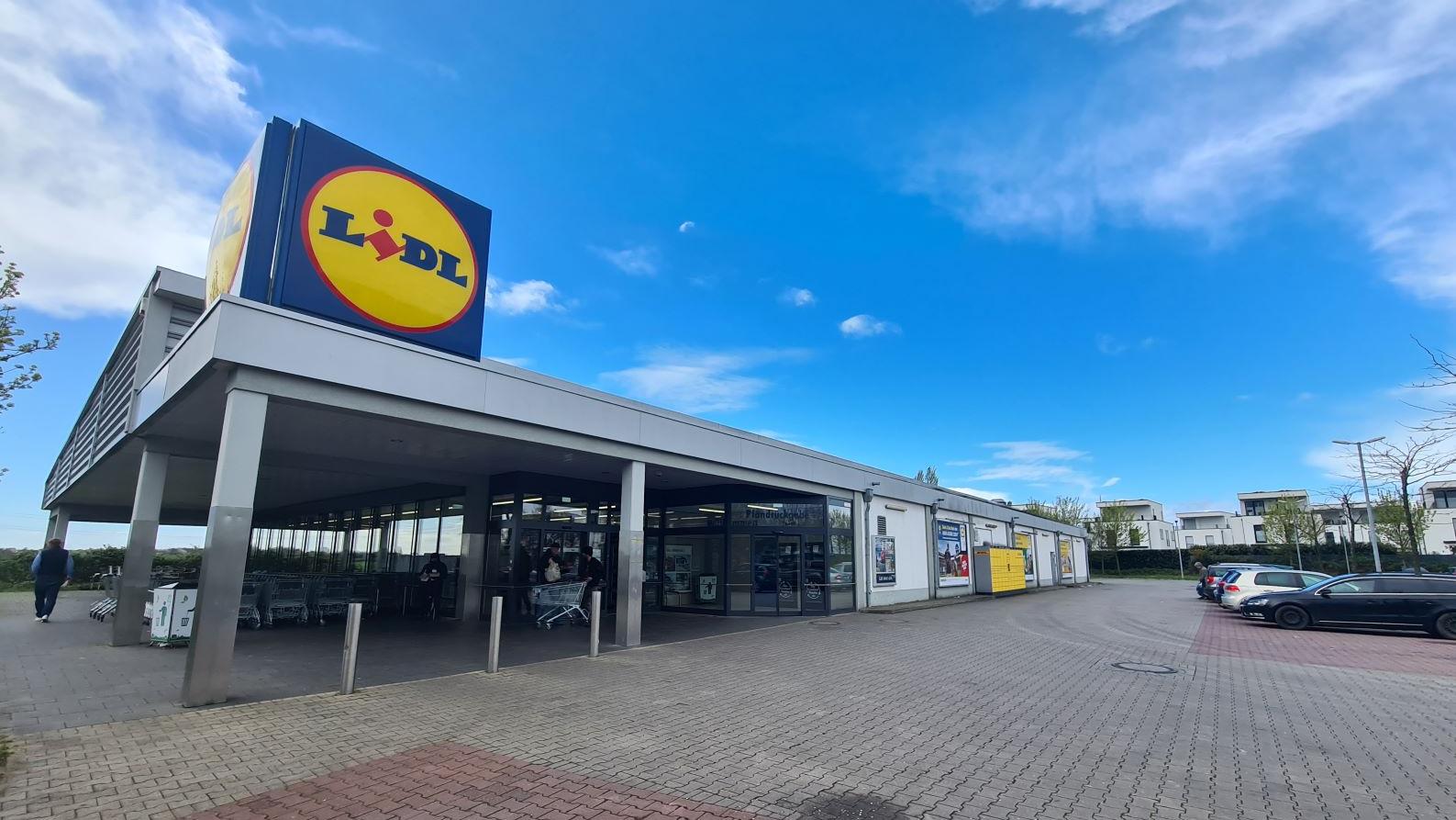 Lidl, Pfarrer-Holl-Weg in Düsseldorf