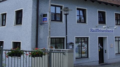 Raiffeisenbank im Oberpfälzer Jura eG - Geschäftsstelle Laaber, Kirchplatz in Laaber